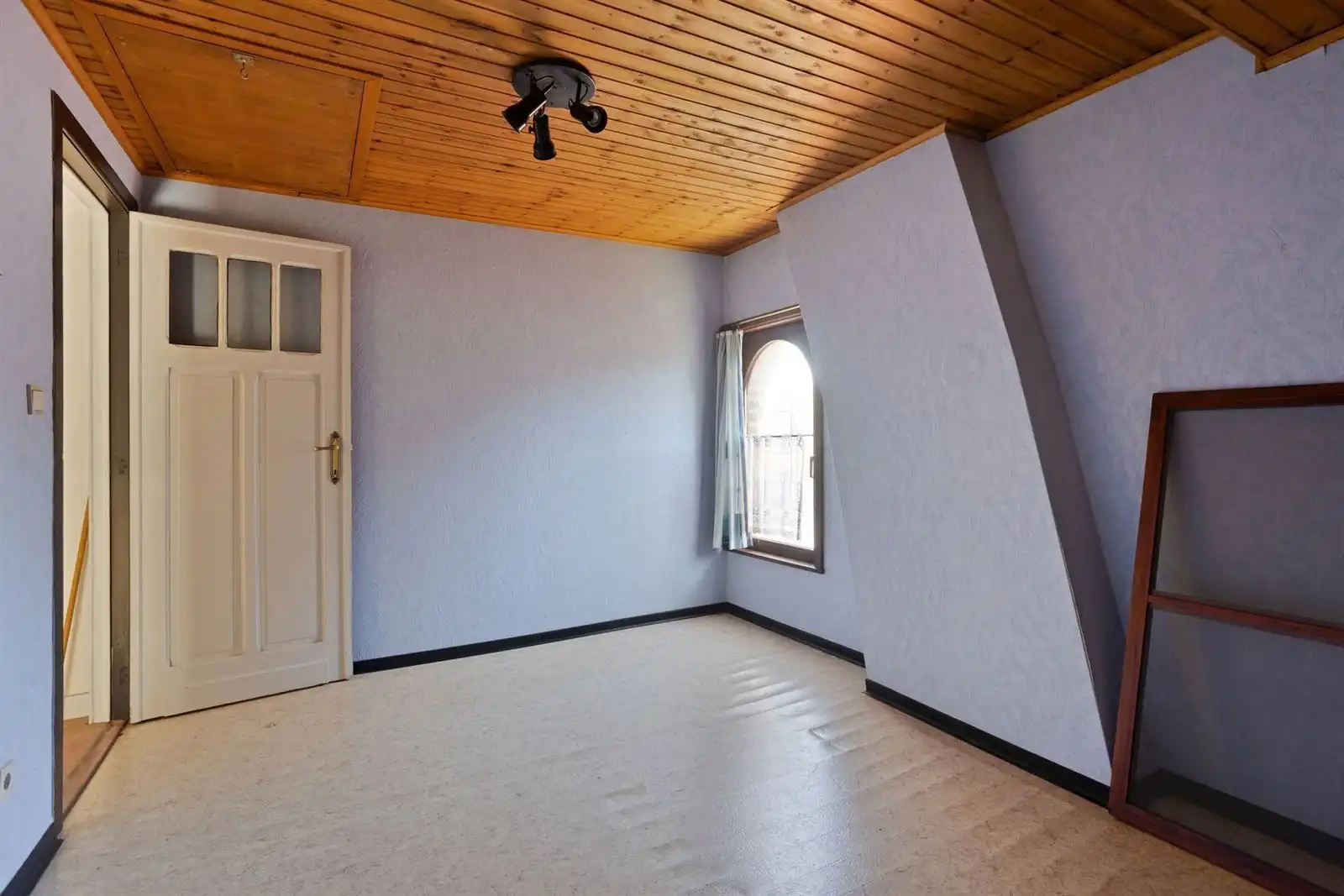 Woning met grote atelier(+/-205m²) te centrum Dworp foto 25