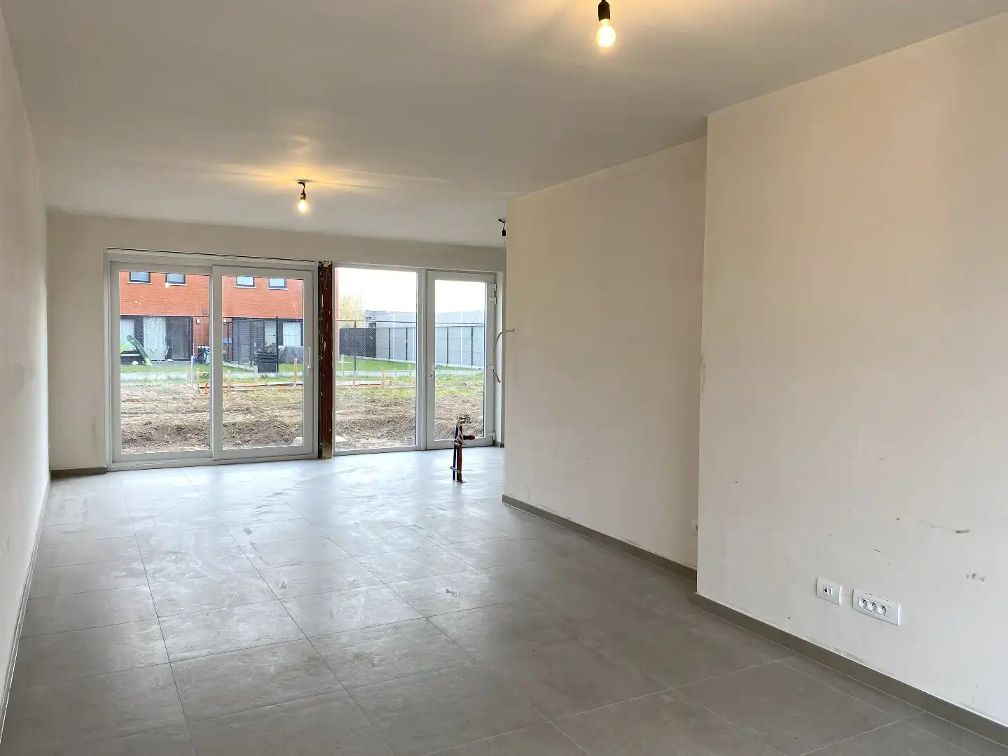 NIEUWBOUWPROJECT MET 4 INSTAPKLARE NIEUWBOUWWONINGEN MET 3 SLPKS EN TUIN foto 2