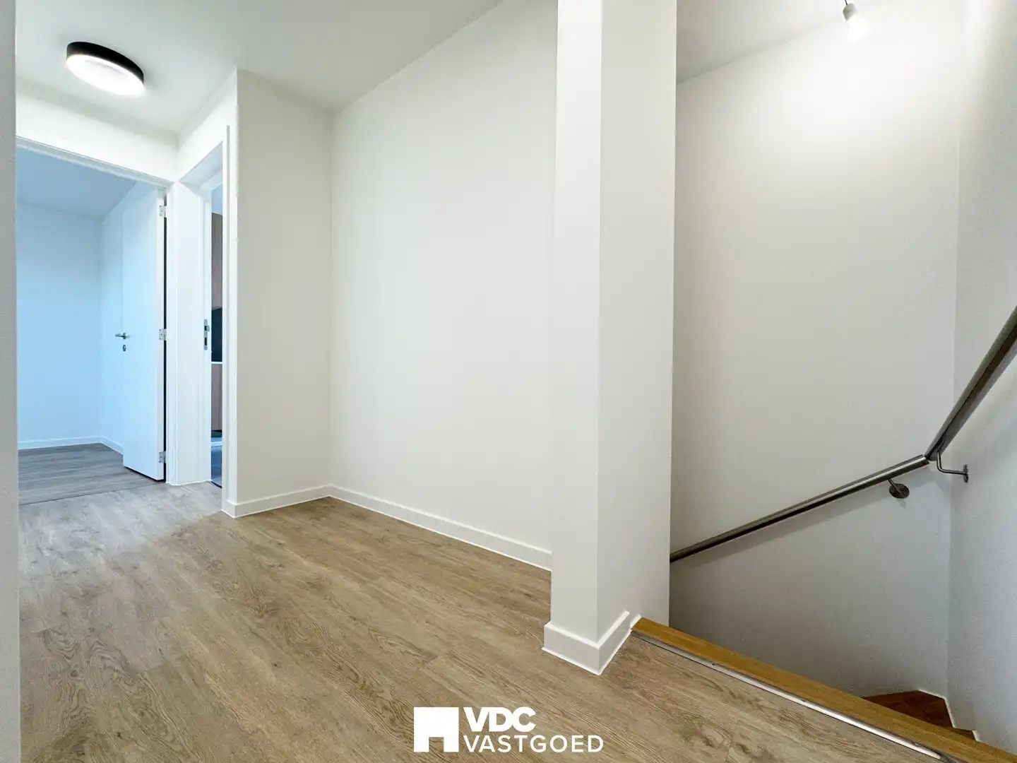 Ruim en modern duplex-appartement met 3 slaapkamers en twee parkeerplaatsen foto 13