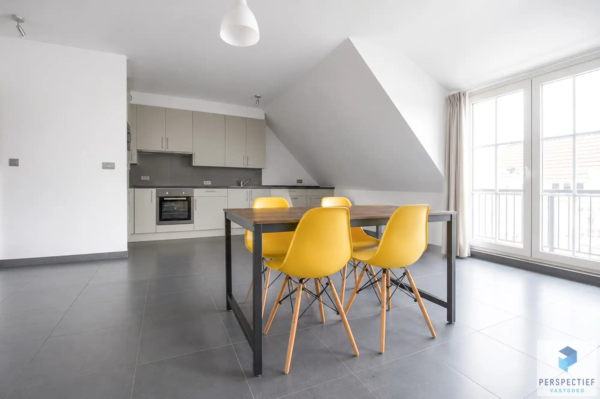 Ruim en modern woonappartement (bouwjaar 2020) met 2 slaapkamers en terras. foto 4