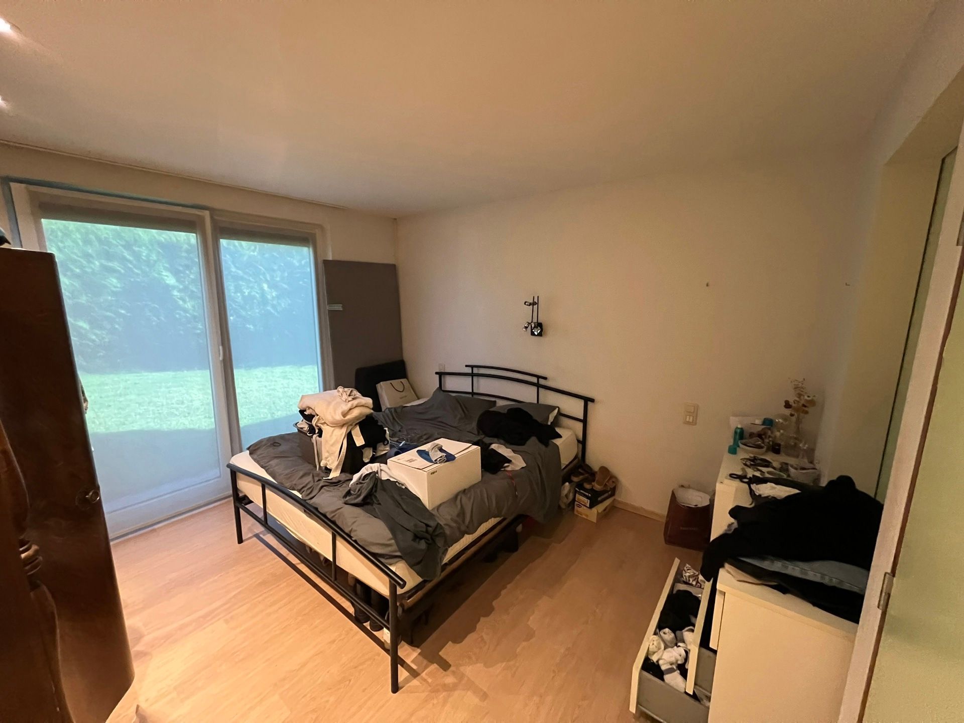 Woning in goede staat met garage op topligging foto 9