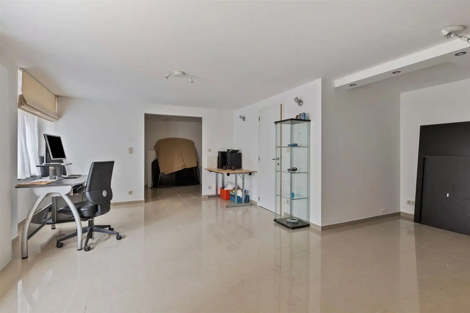 Stockage met bureel en sanitair  foto 7