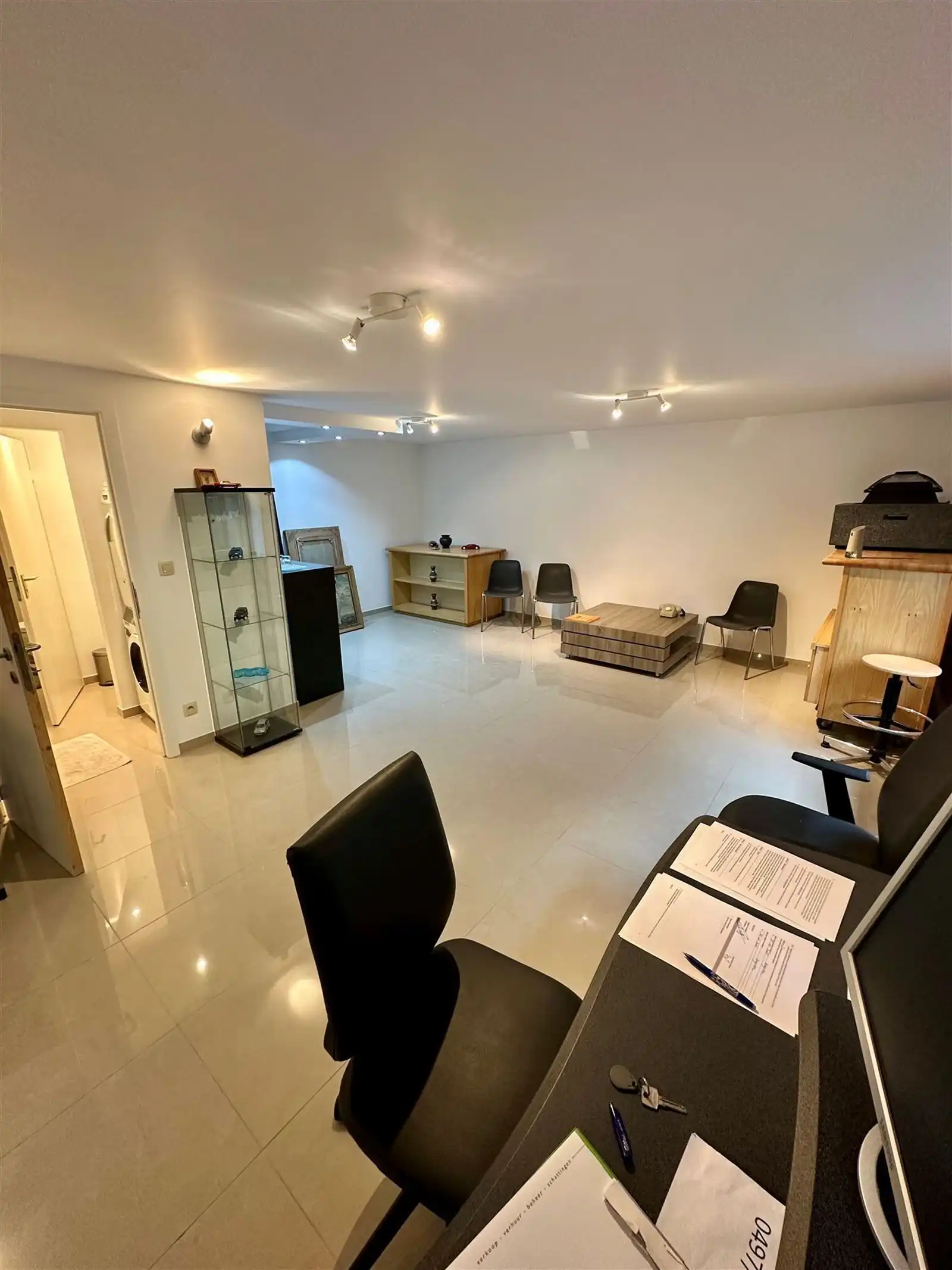 Stockage met bureel en sanitair  foto 7