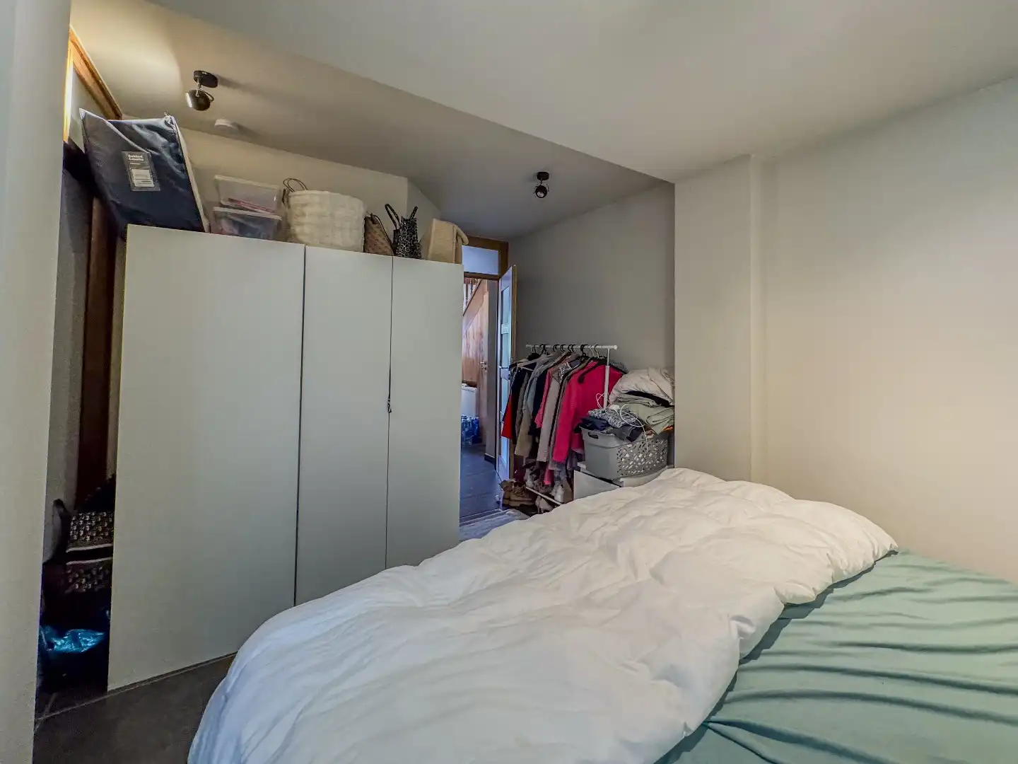 Gezellige rijwoning met 2 slaapkamers, mezzanine en terras. foto 11