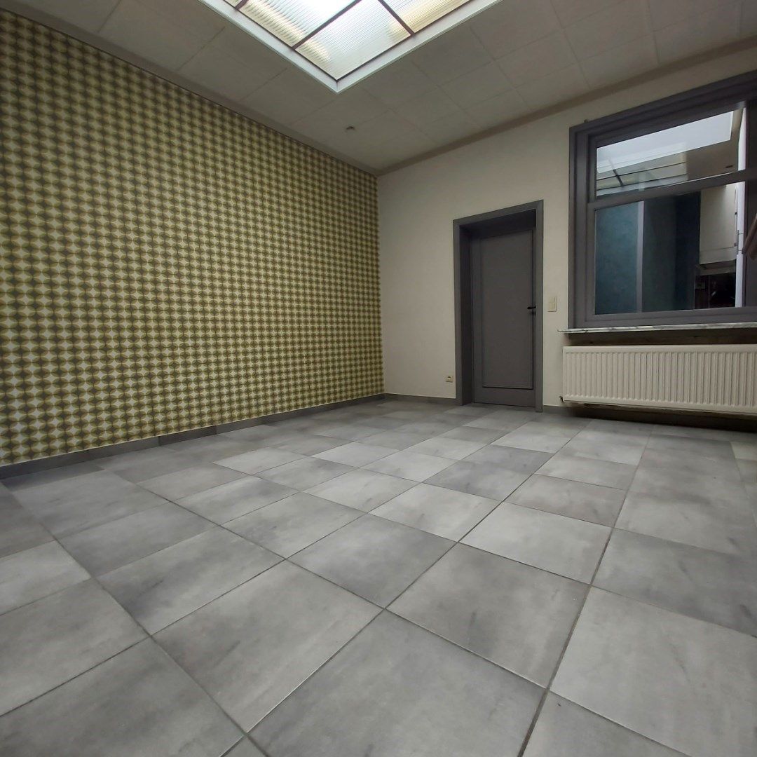 Gezellige woning met 4 slaapkamers - centrum Izegem. foto 7
