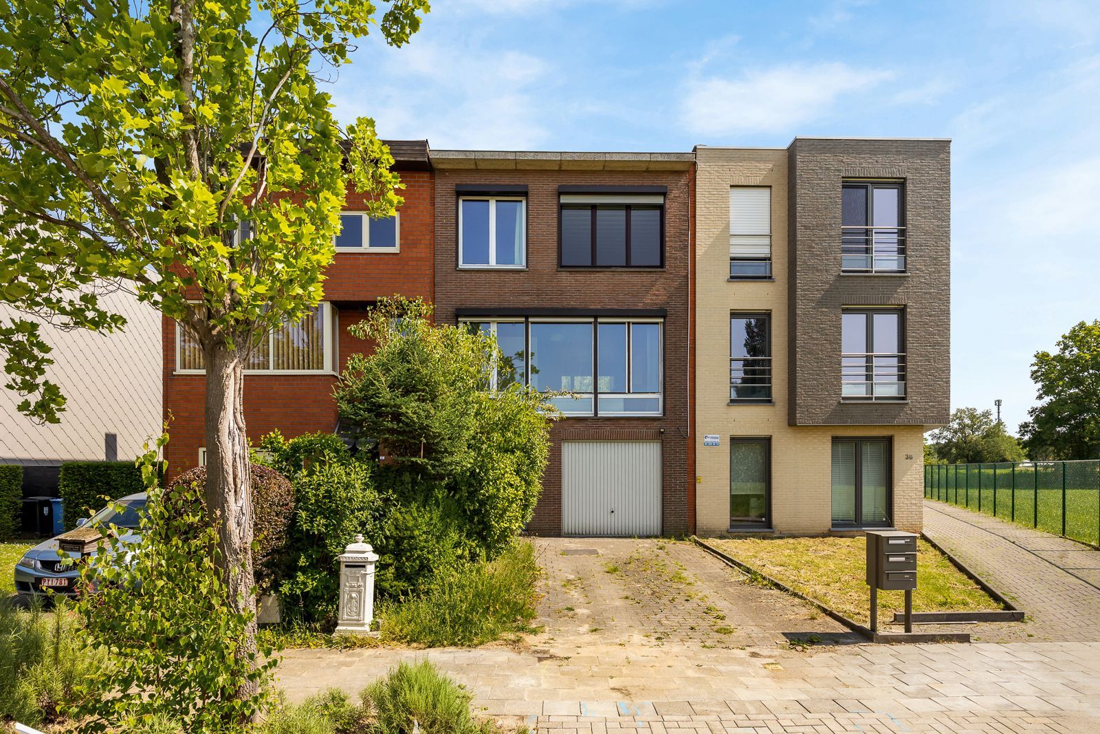Hoofdfoto van de publicatie: Te renoveren woning met potentieel in groene, rustige omgeving te Brasschaat!