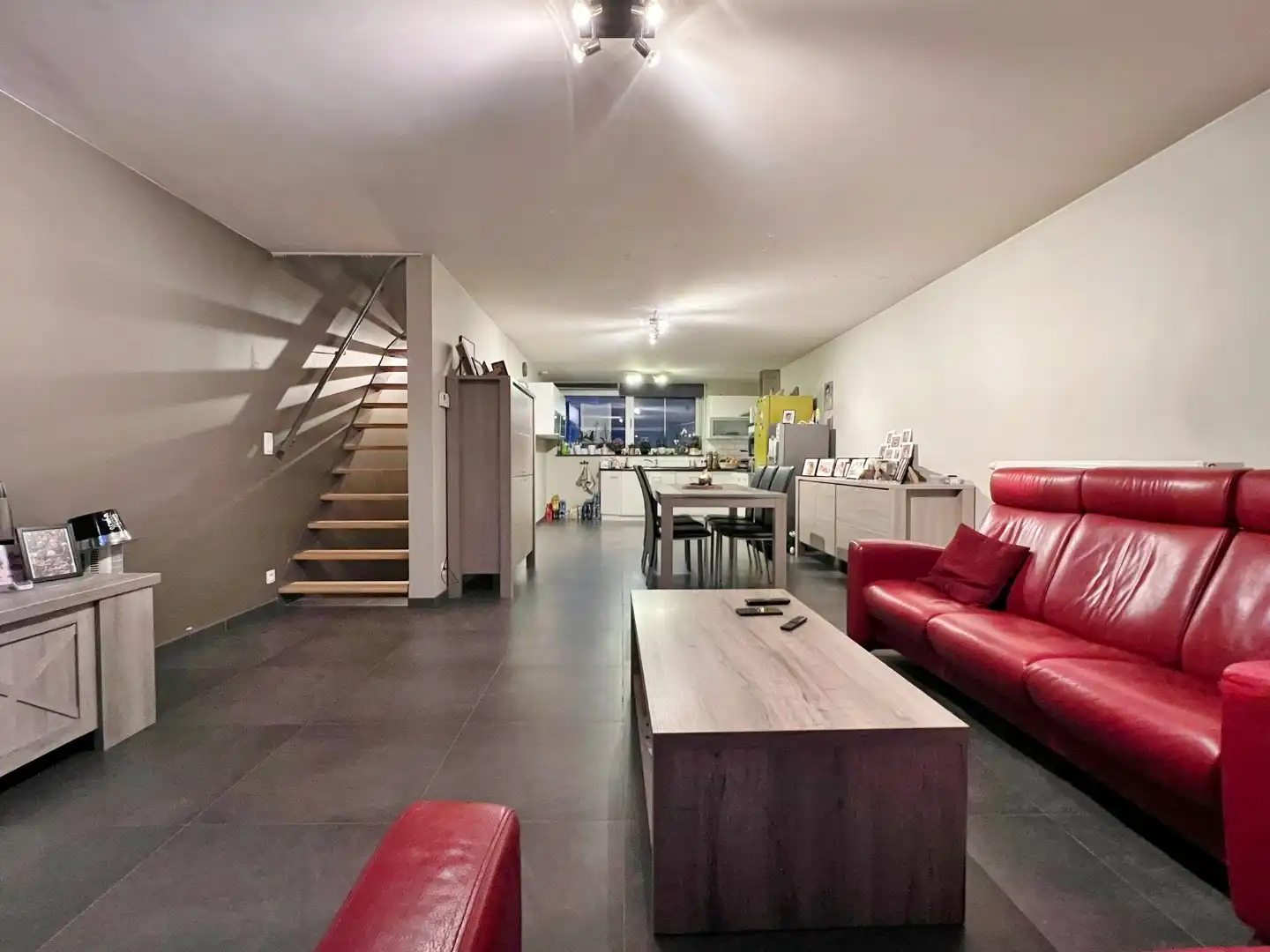 Ruim appartement met 2 slaapkamers en gezellig terras  foto 3