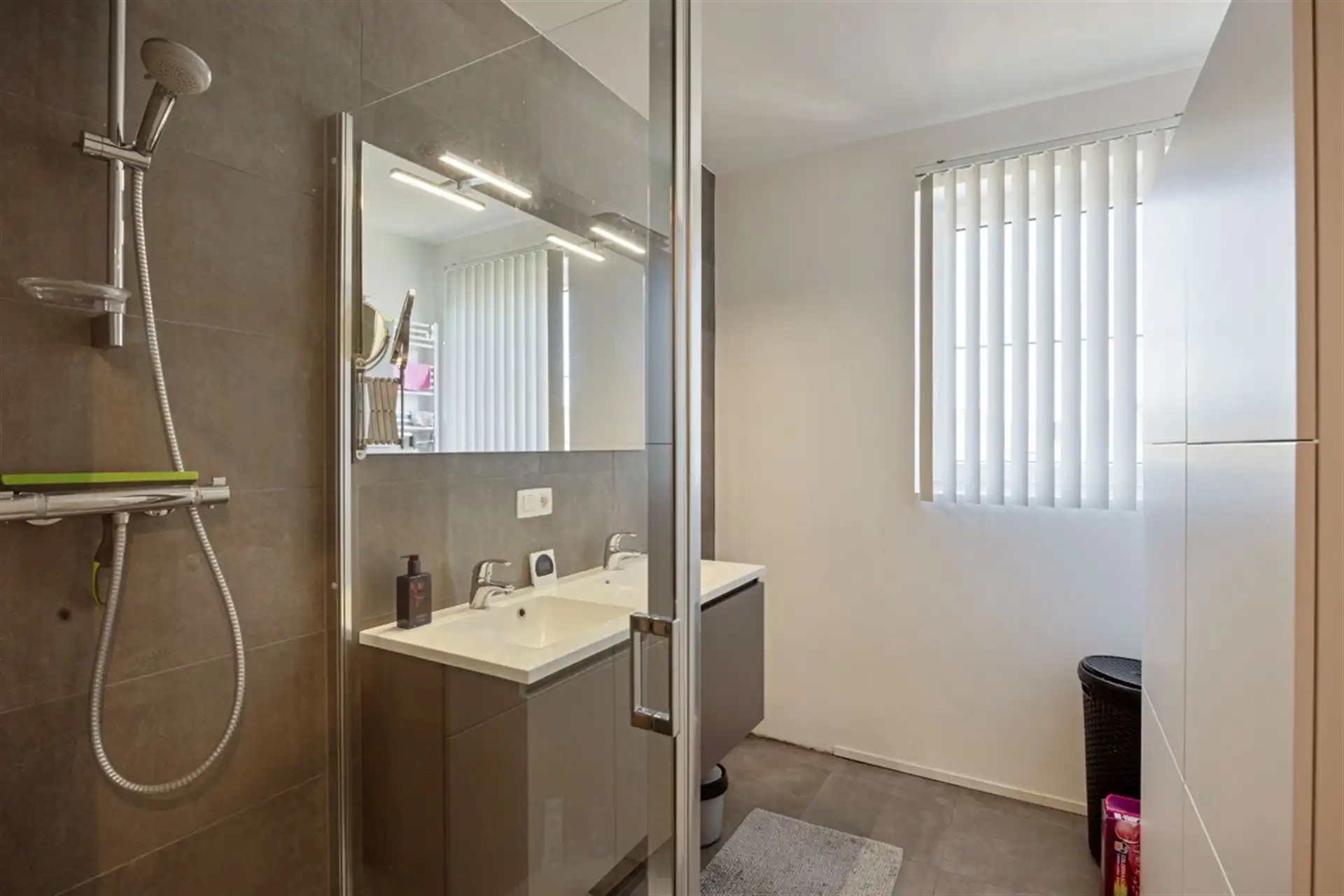 Lichtrijk nieuw 2-slaapkamer appartement met kelder  foto 10