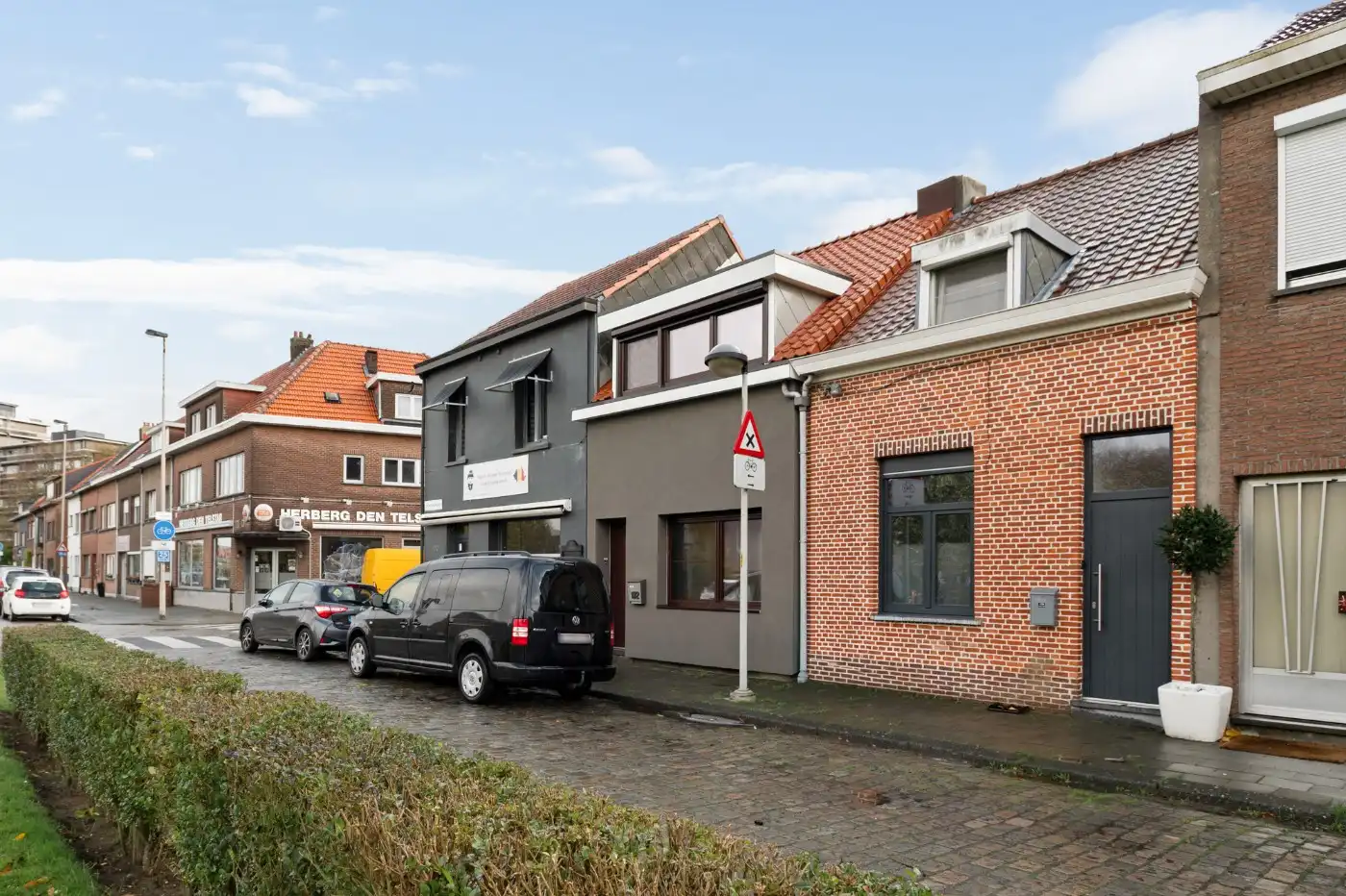 Knusse, centraal gelegen woning met 2 slpk. en garage foto 15