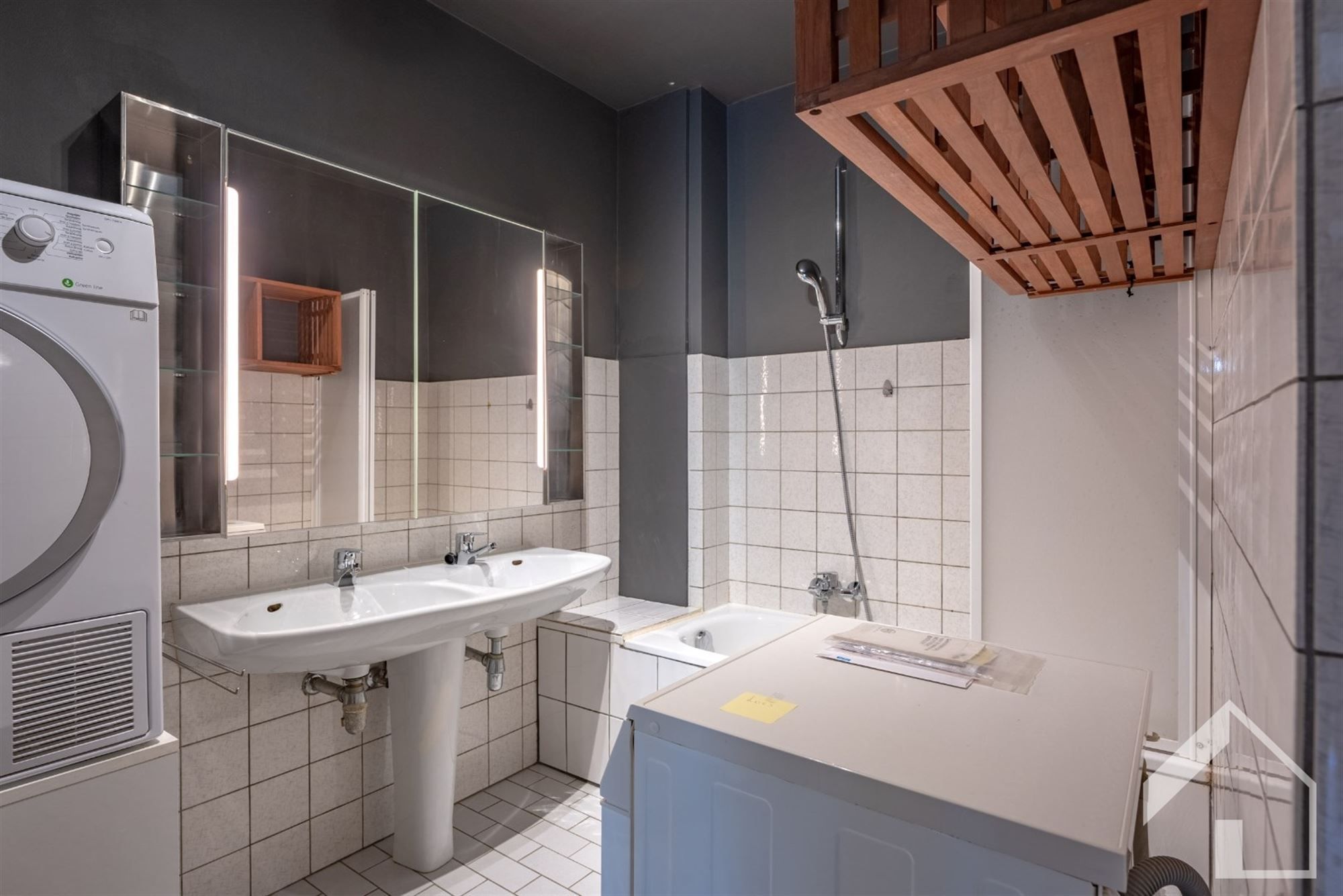 Ruim appartement met 3 slaapkamers foto 8