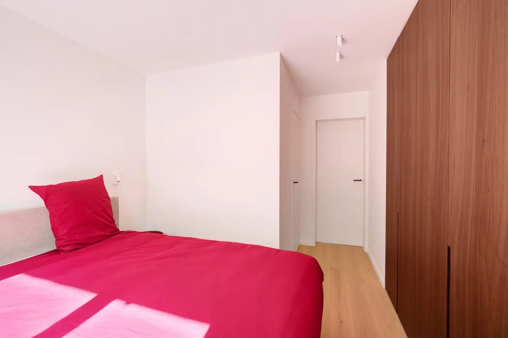 Gerenoveerd appartement centraal gelegen in het centrum van Knokke, vlakbij de winkels en de zee. foto 15