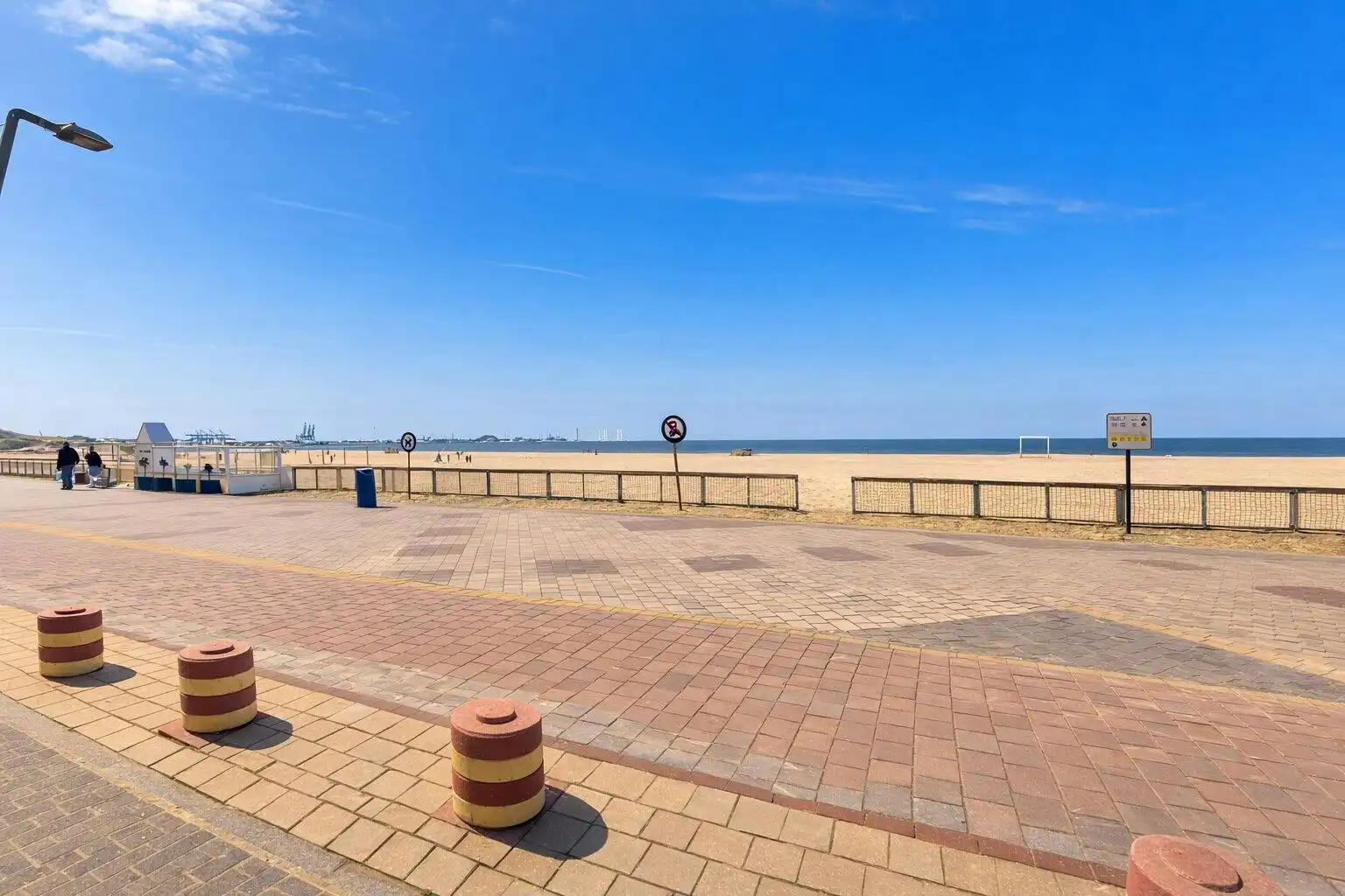 Hoofdfoto van de publicatie: Gerenoveerd appartement met 2 slaapkamers te koop 