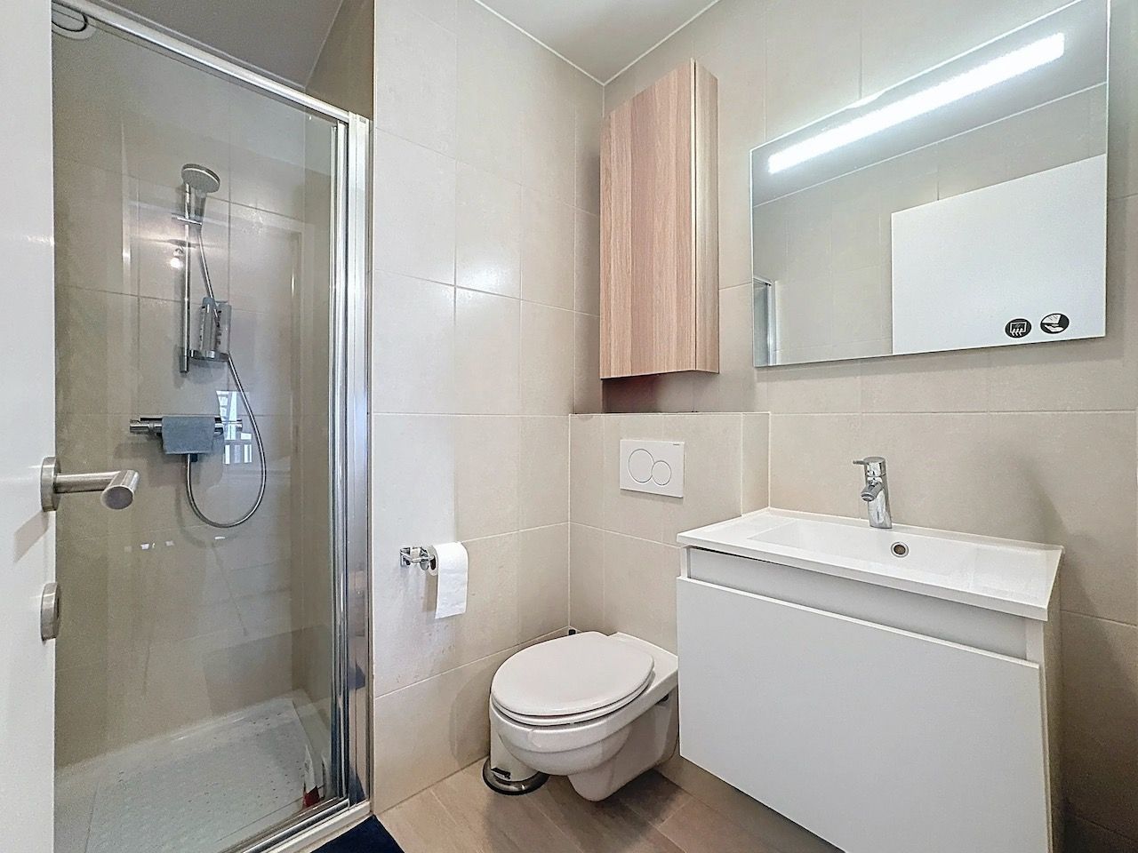 Quasi nieuwbouwappartement (A-Label) met zijdelings zeezicht te Duinbergen foto 12