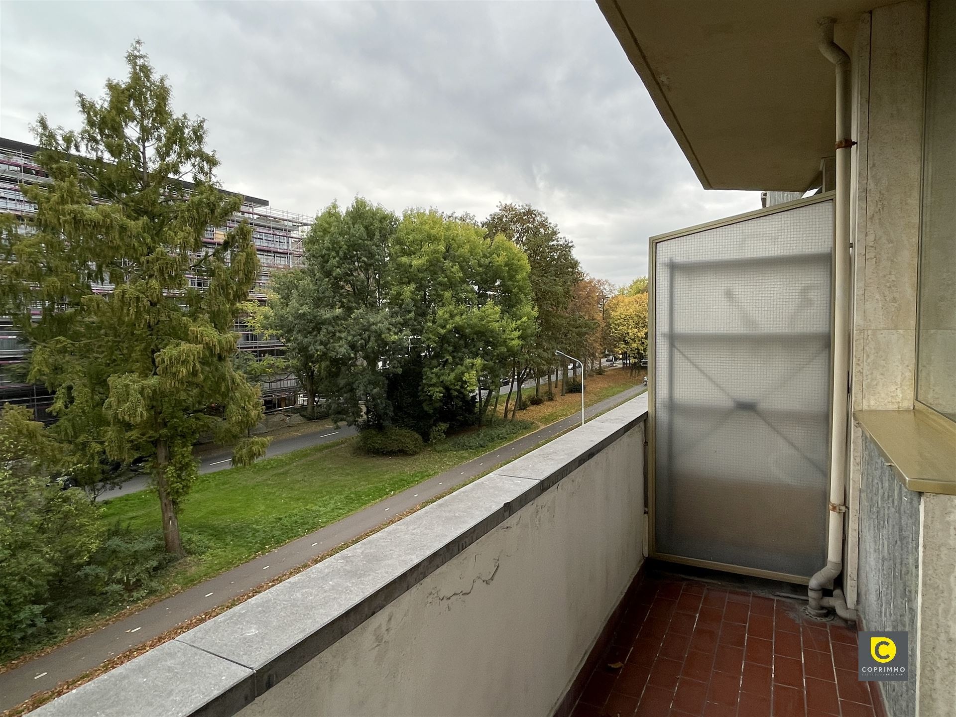2-slaapkamerappartement met autostaanplaats foto 3