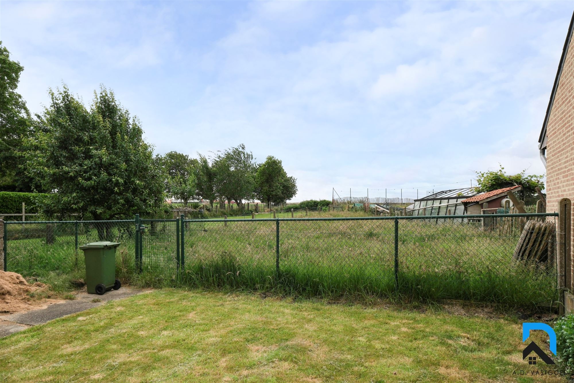 Ruime woning met 4 slaapkamers in het groen foto 32
