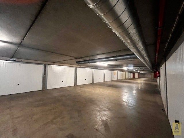 Ondergrondse GARAGEBOX in centrum Bredene - Duinen foto 3