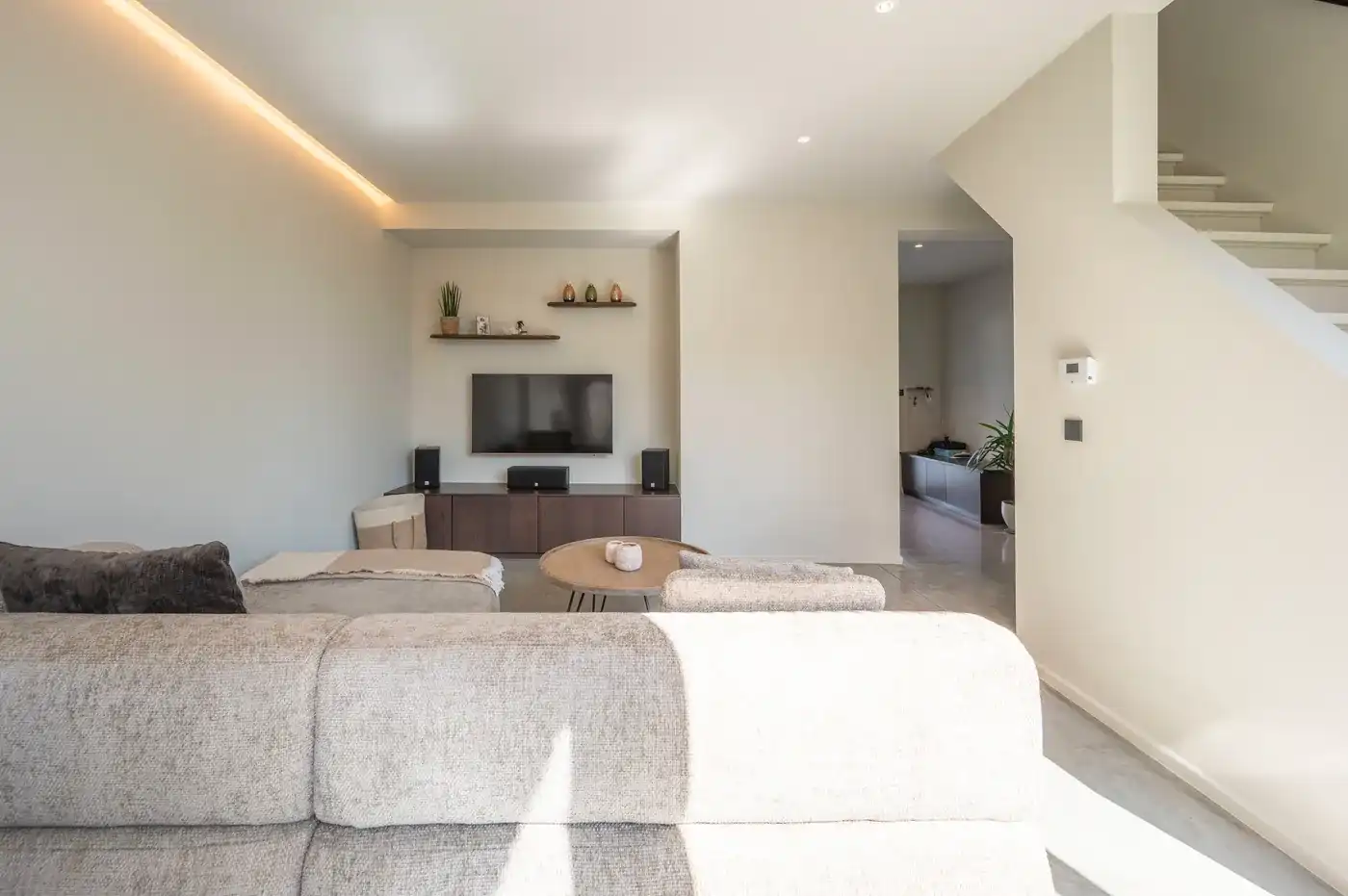Prachtig gerenoveerde woning op een toplocatie in Knokke, met weidse open zichten over de Knokse polders foto 14