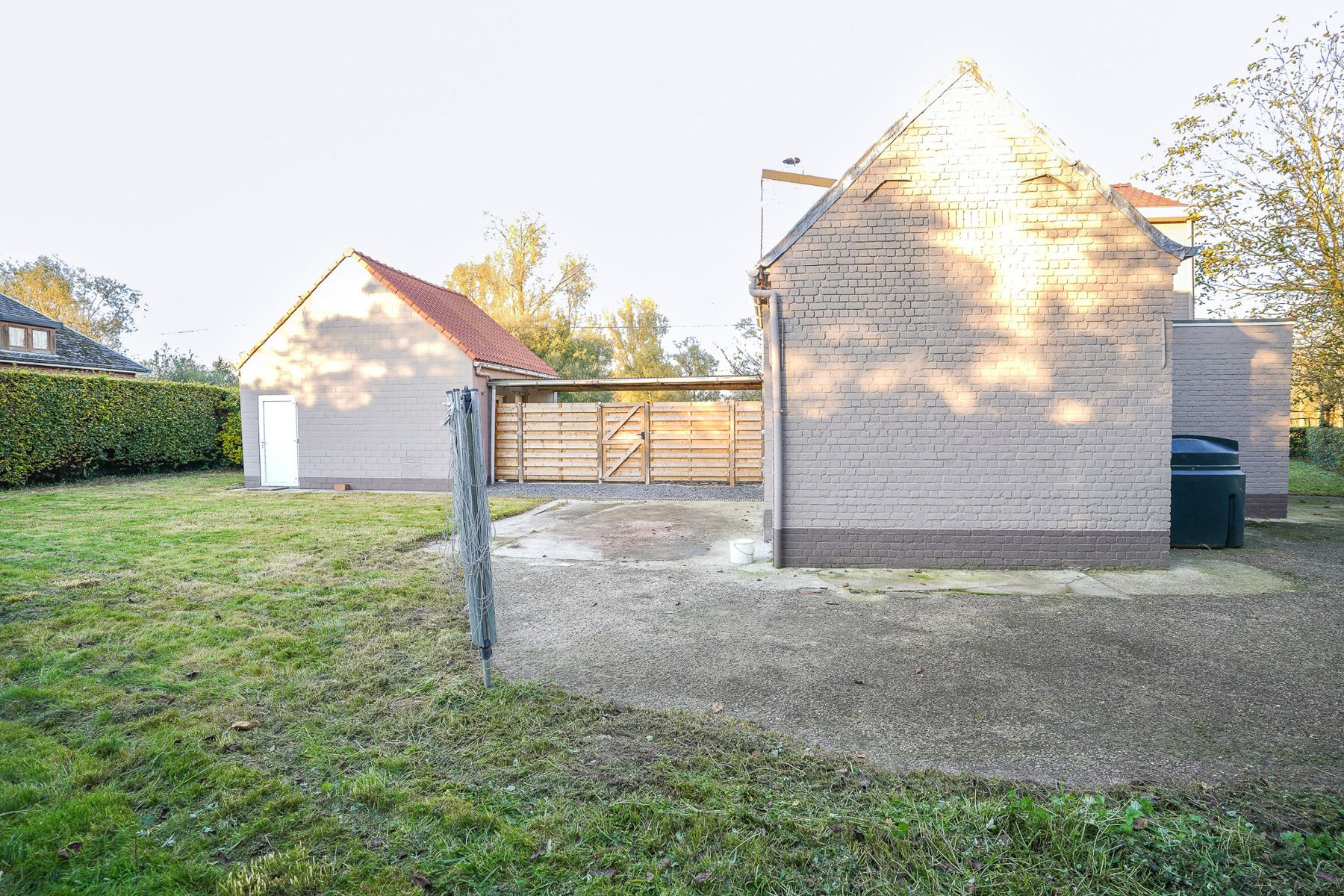 Mooie gerenoveerde woning met unieke ligging in een groene oase. foto 25