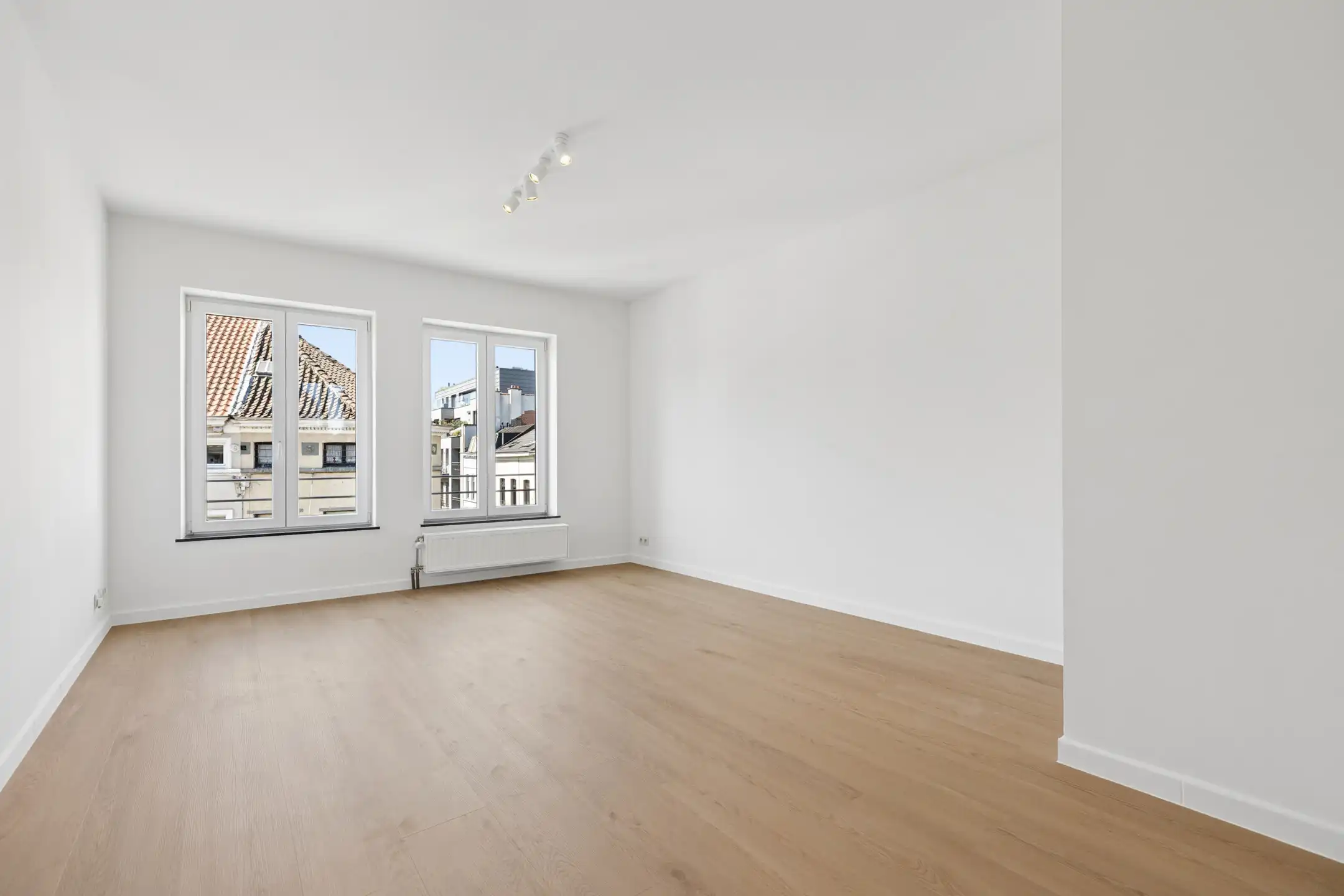 Gerenoveerd appartement met 2 slpkamers van ± 92m² foto 4