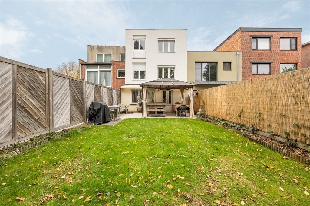 Ruime bel-etage met 3 slpk en gezellige tuin foto 22