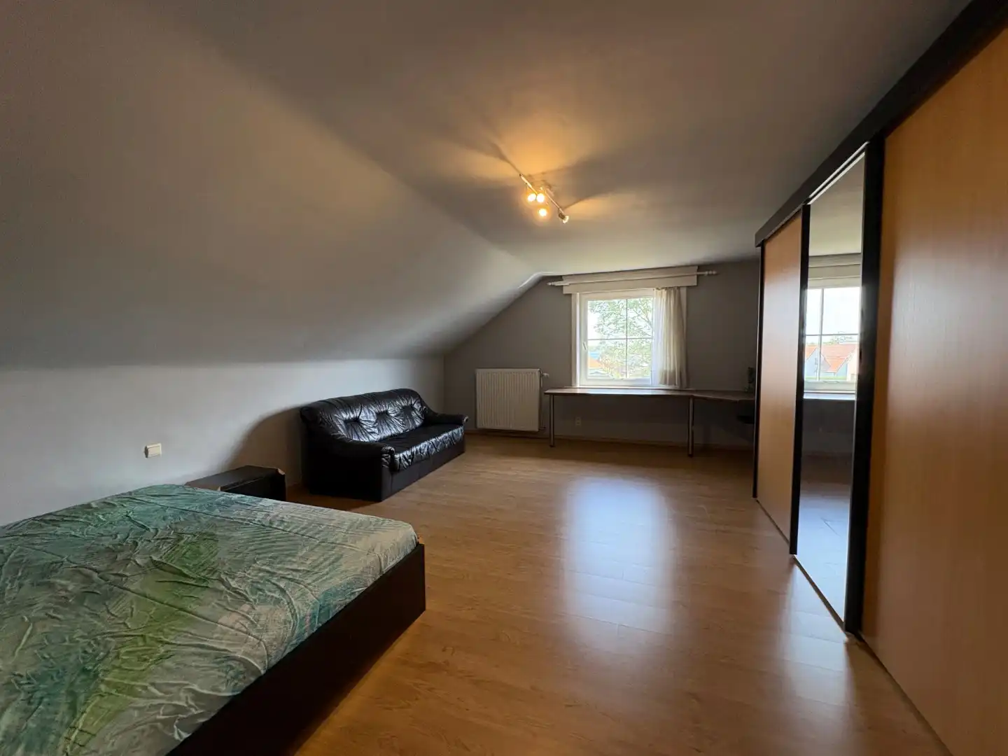 Ruime villa op perceel van 758 m² met 4 slaapkamers  foto 15