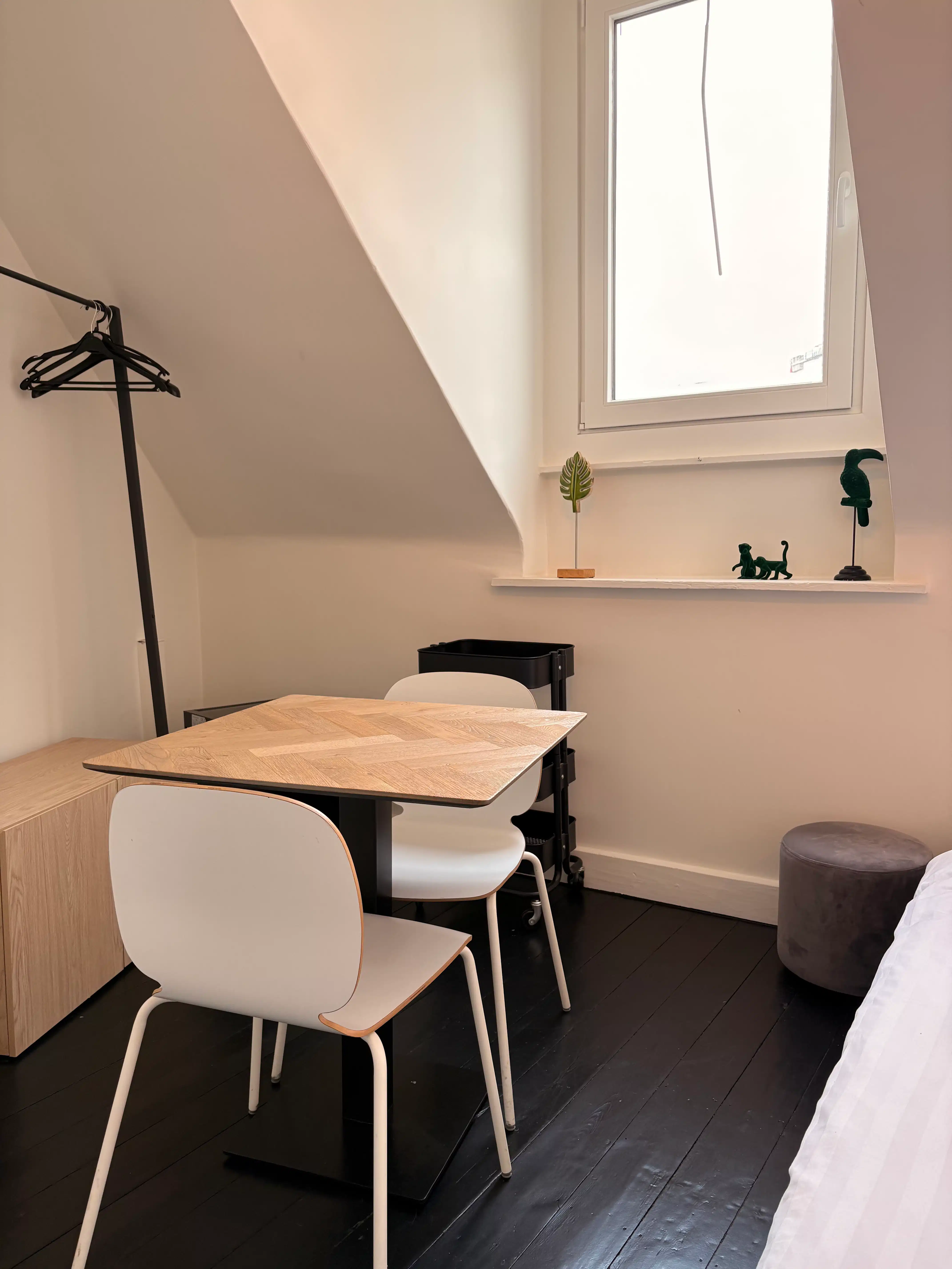 Handelspand met drie studio’s te koop op topligging in Gent foto 24