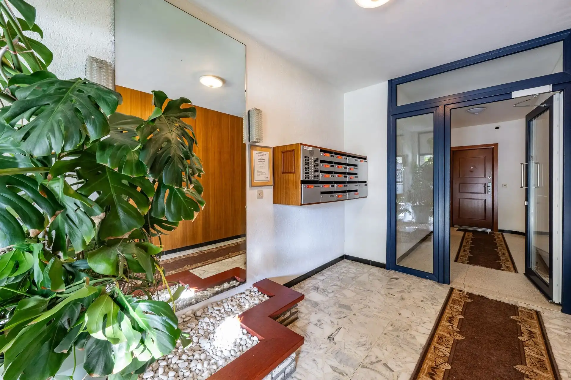 Zeer ruim appartement met drie slaapkamers en twee badkamers foto 14