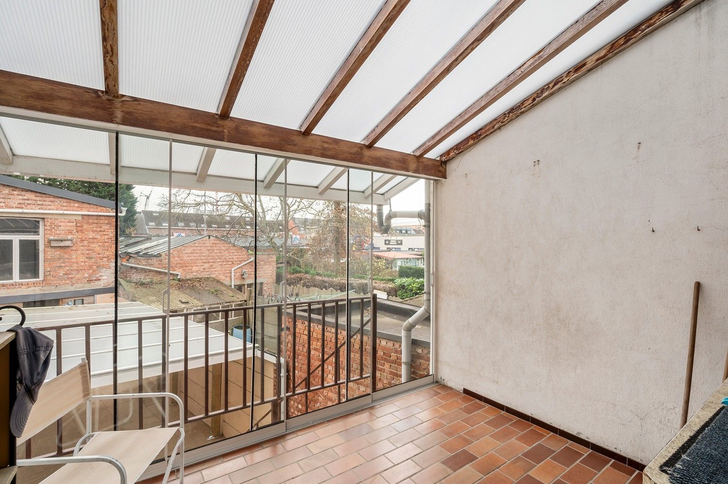 OP TE FRISSEN WONING MET MAGAZIJN VLAK BIJ CENTRUM MECHELEN foto 14