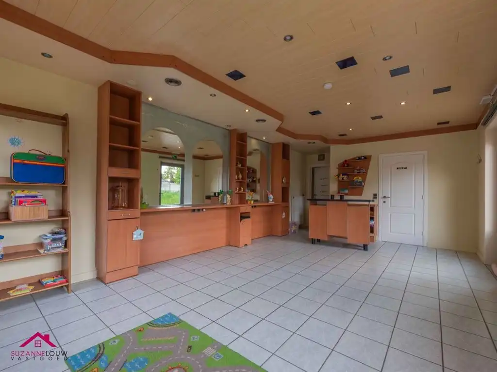 Riante vrijstaande woning met praktijkruimte foto 17