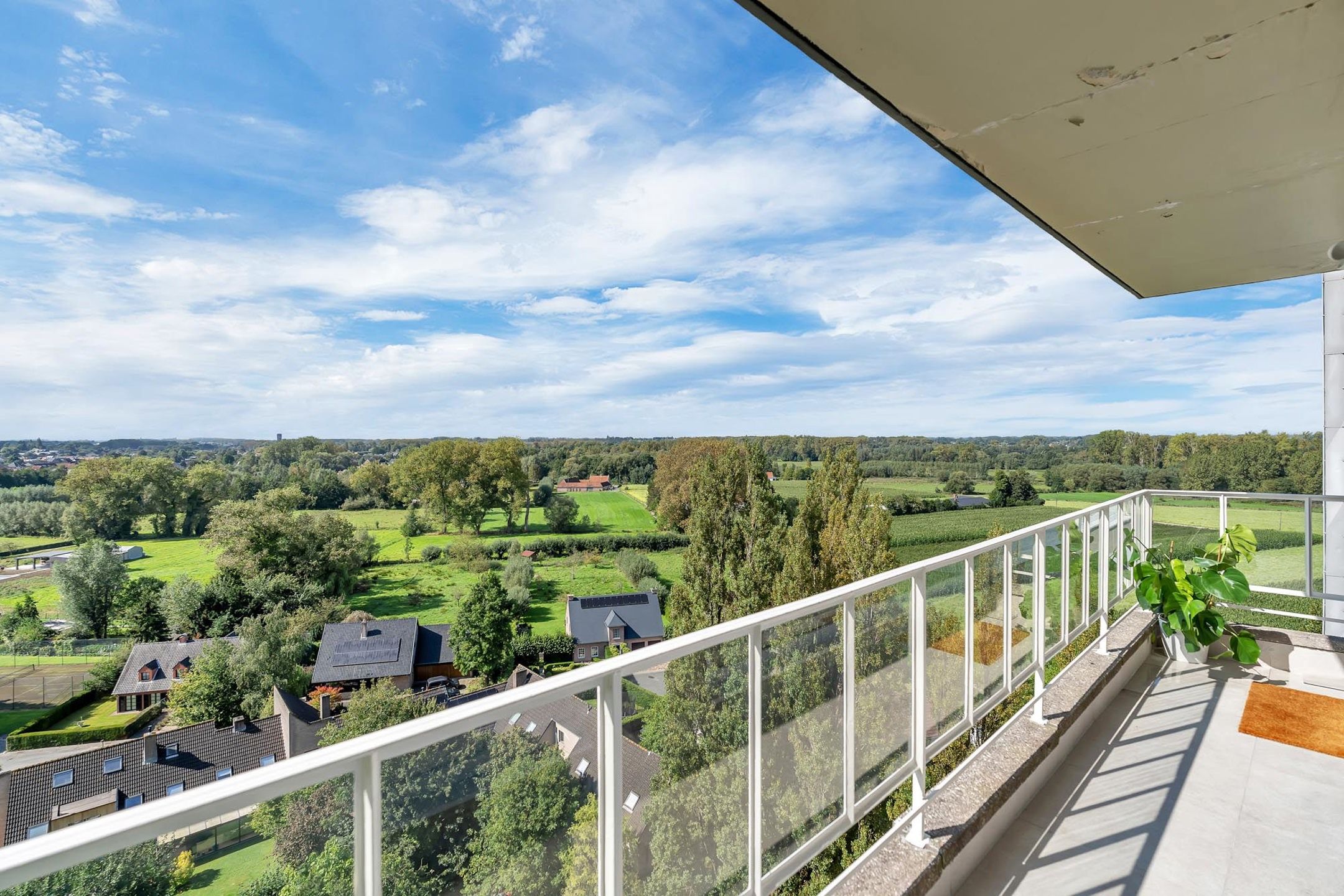 Volledig vernieuwd appartement met adembenemend uitzicht foto 8