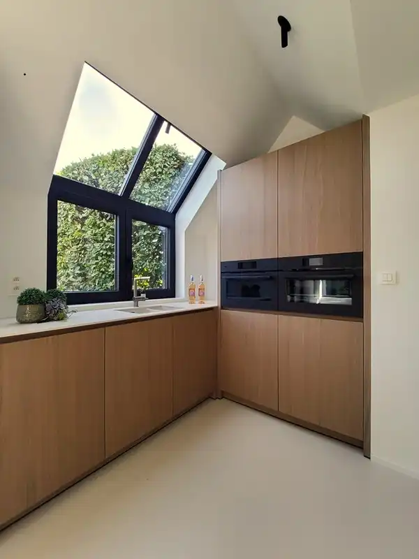 Volledig vernieuwde villa op een mooi perceel van ruim 28 are! foto 16