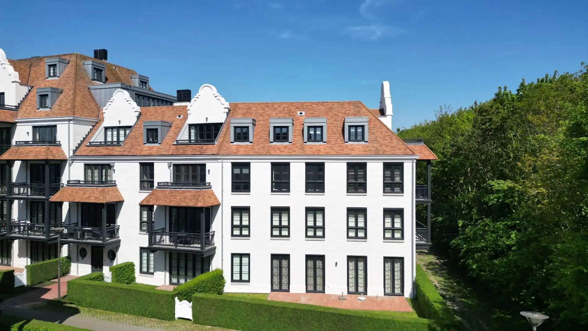 Stijlvol appartement met aangenaam terras foto 3