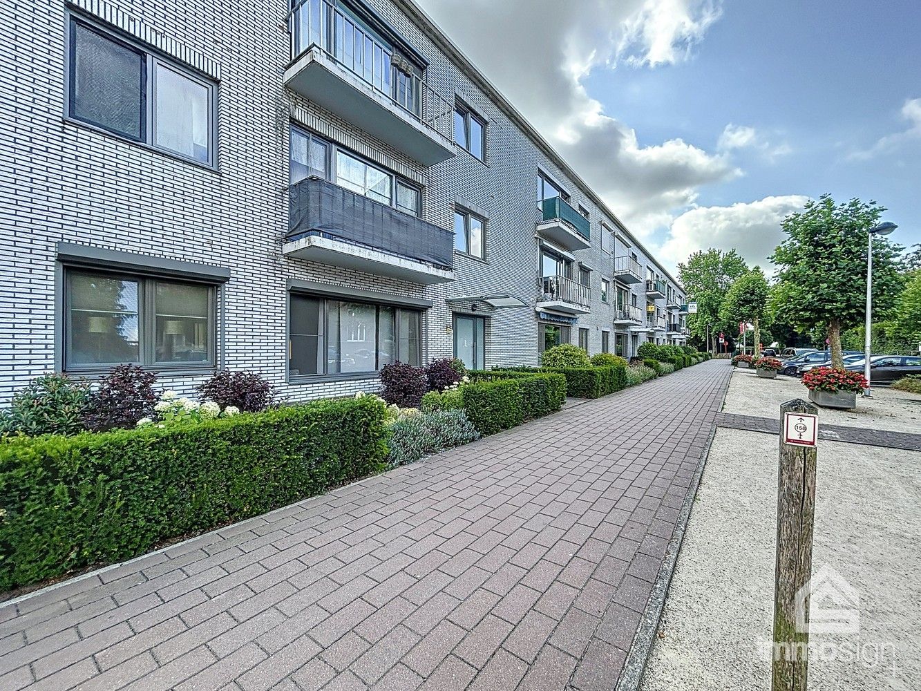 Instapklaar appartement met vernieuwd interieur, 3 slaapkamers en garage in hartje Hamont foto 25