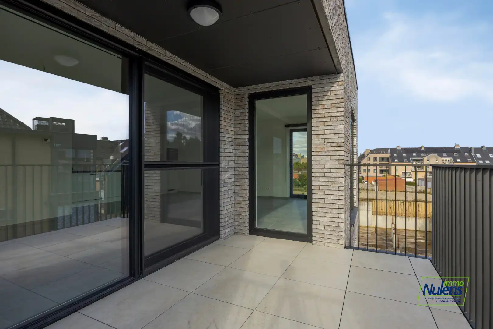 Stijlvol nieuwbouwappartement met 2 slaapkamers en zonnig terras in hartje Lanaken! foto 12