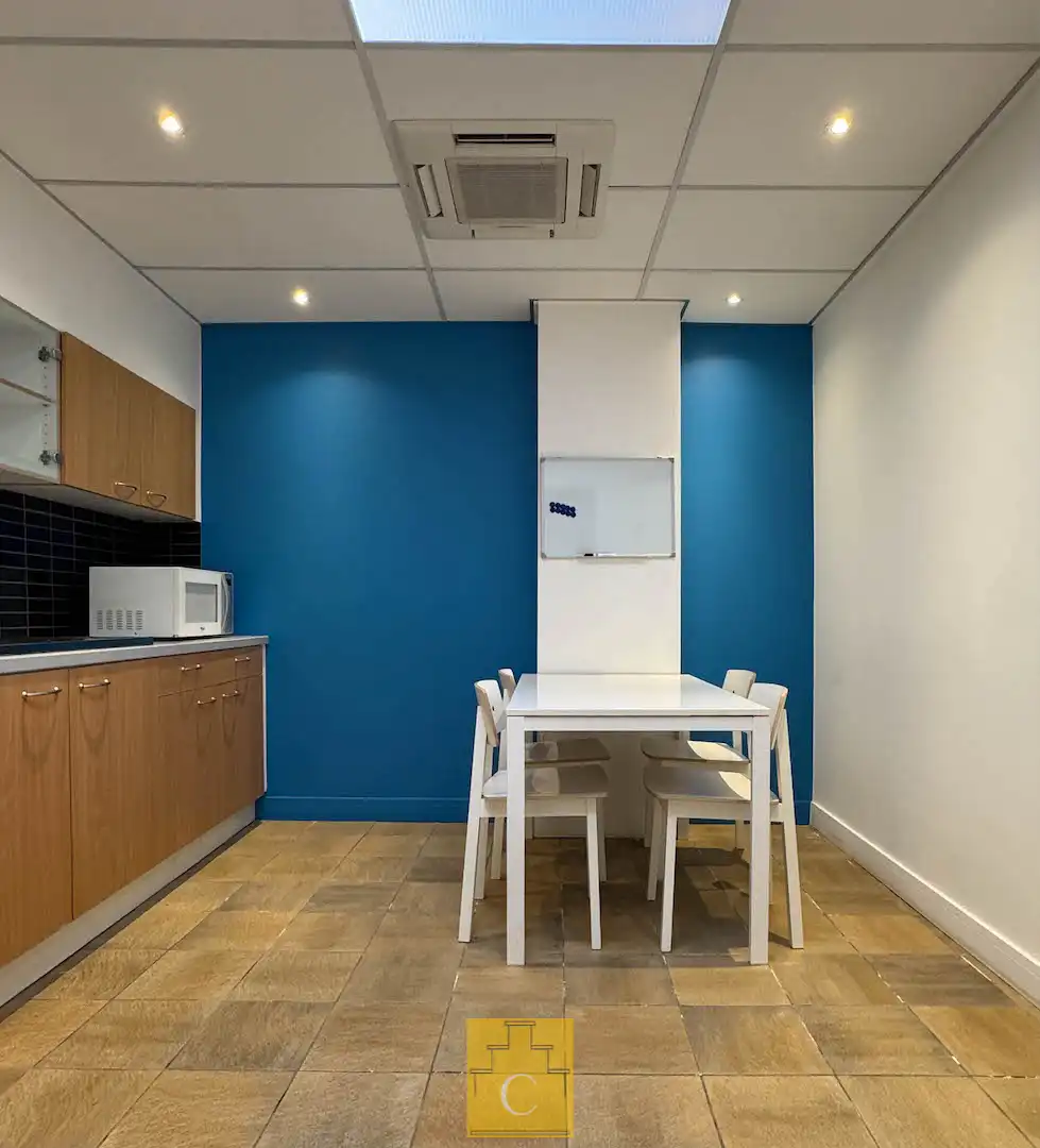 Ruim handelspand met duplexwoonst in het centrum van Loppem foto 29