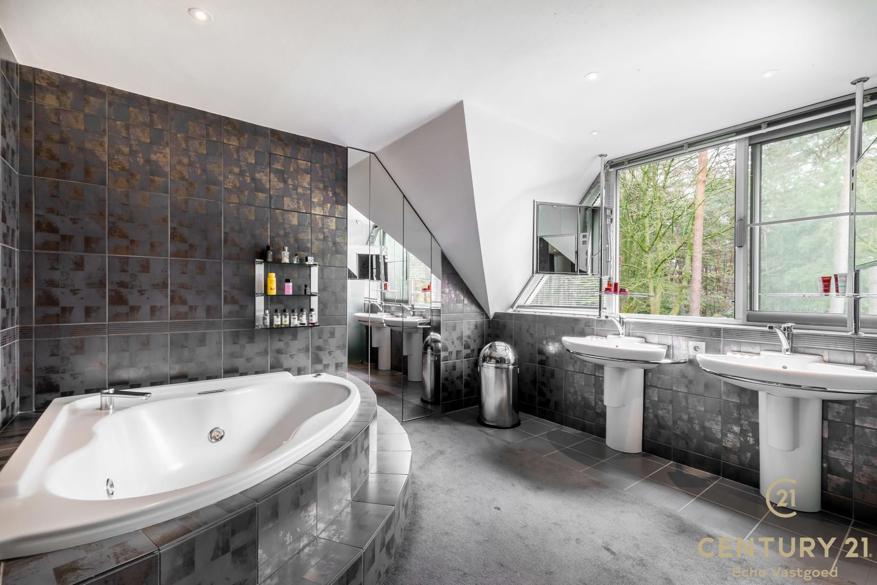 Unieke royale villa op parkdomein van ca 11.600m² foto 25