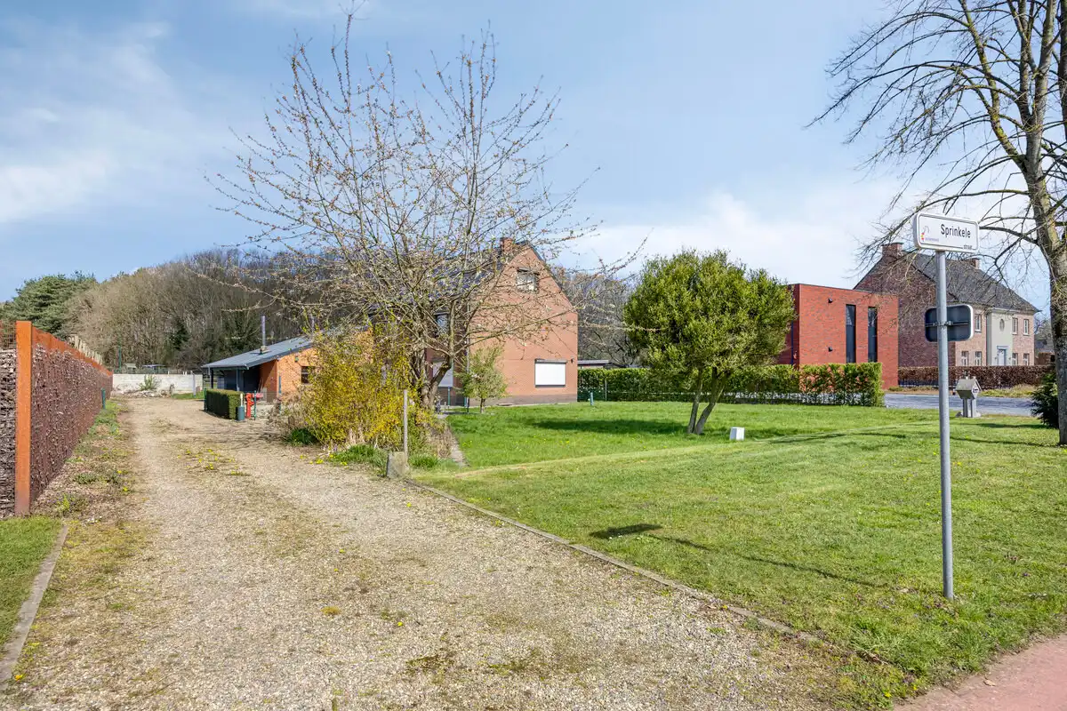 UNIEK BOUWPERCEEL VAN 16A VOOR OB MET AF TE BREKEN WONING TE ZUTENDAAL. foto 2