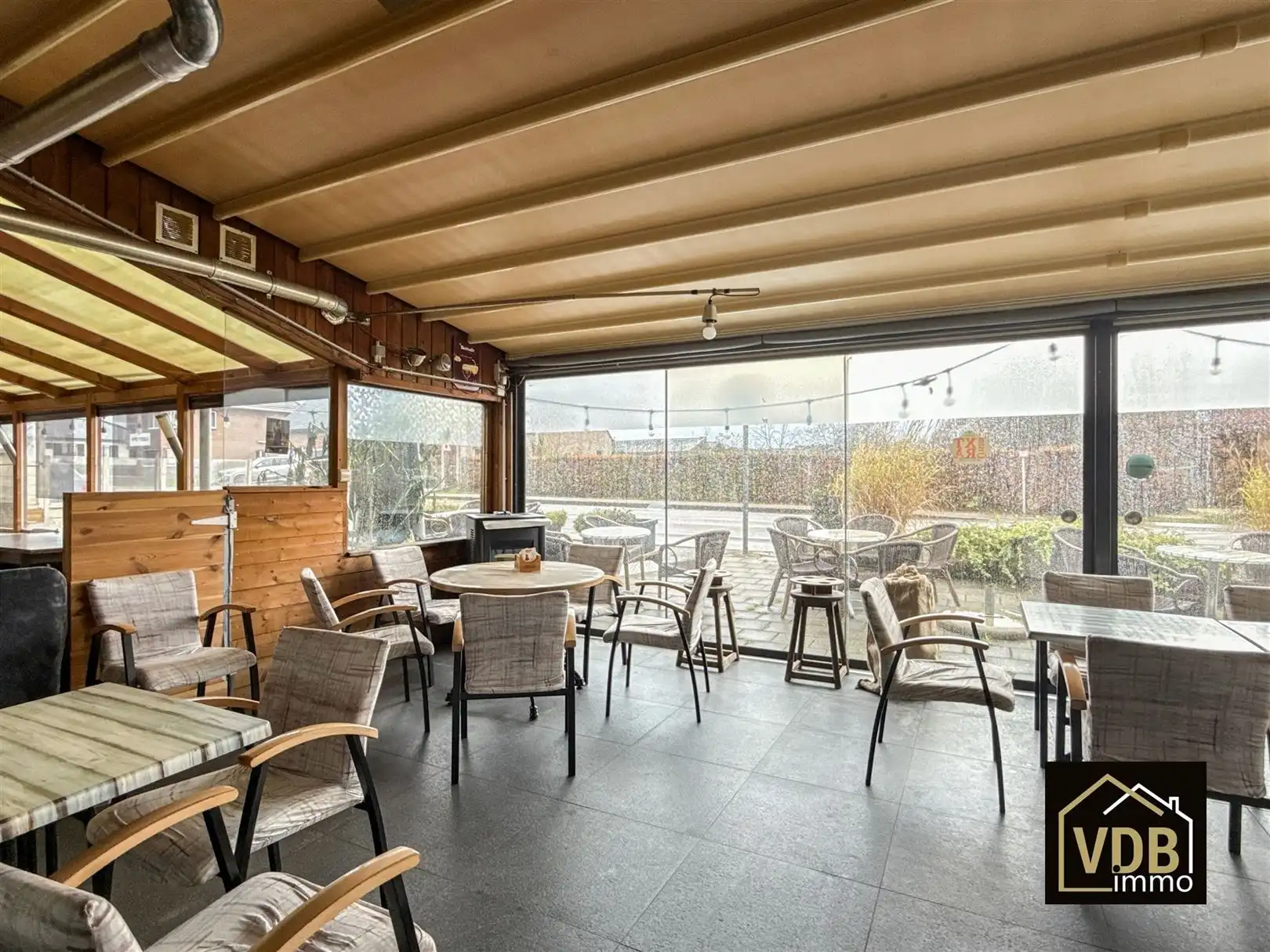 HANDELSHUIS MET WOONST foto 37