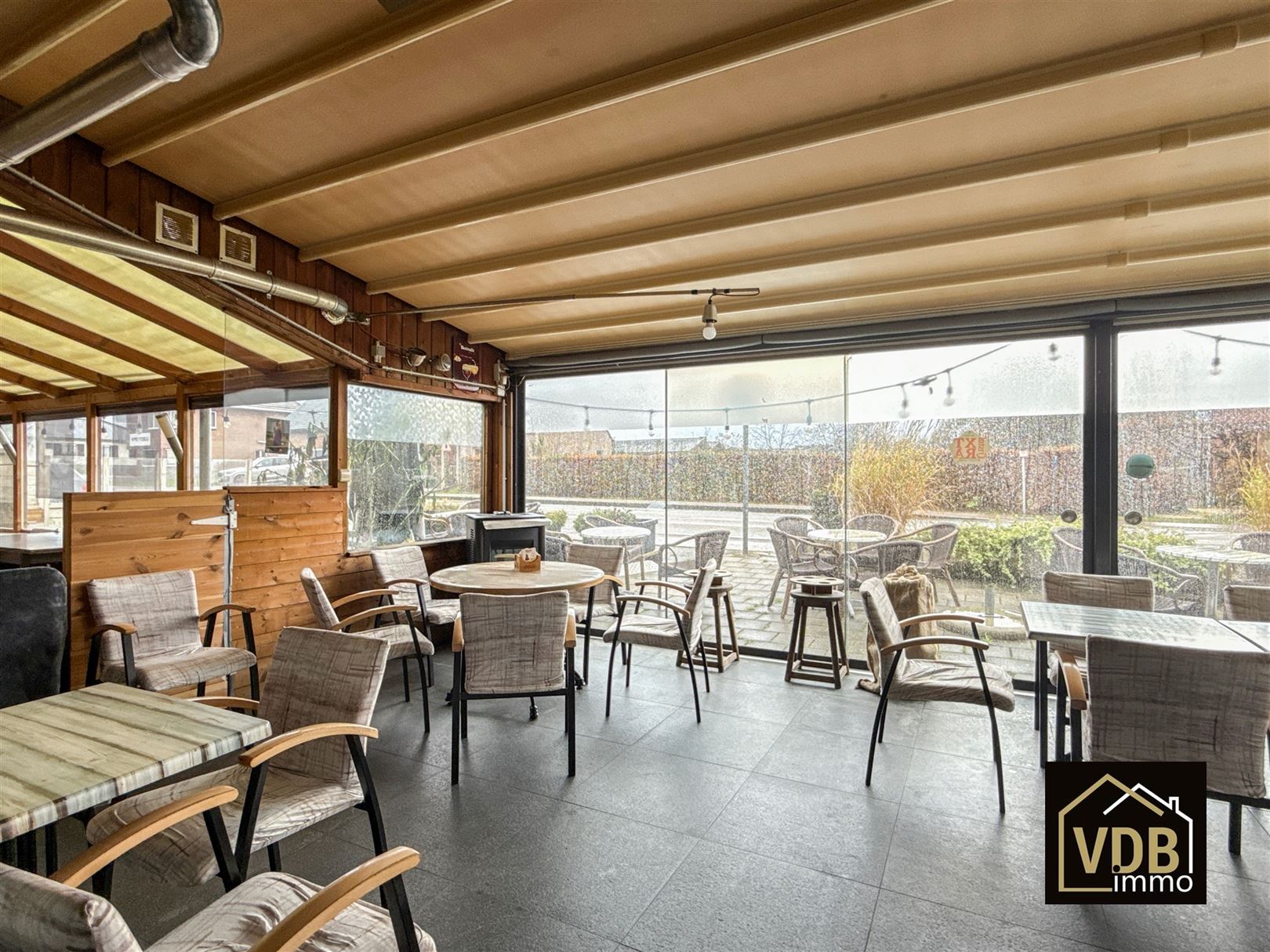 HANDELSHUIS MET WOONST foto 37