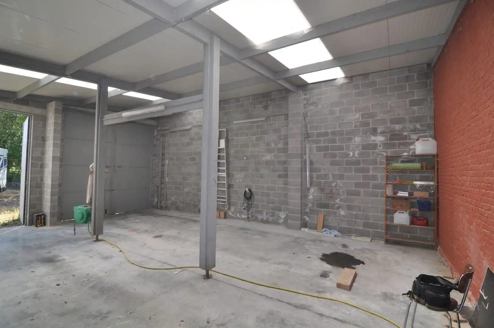 Vergunde opslag- en werkhal 150 m² foto 12