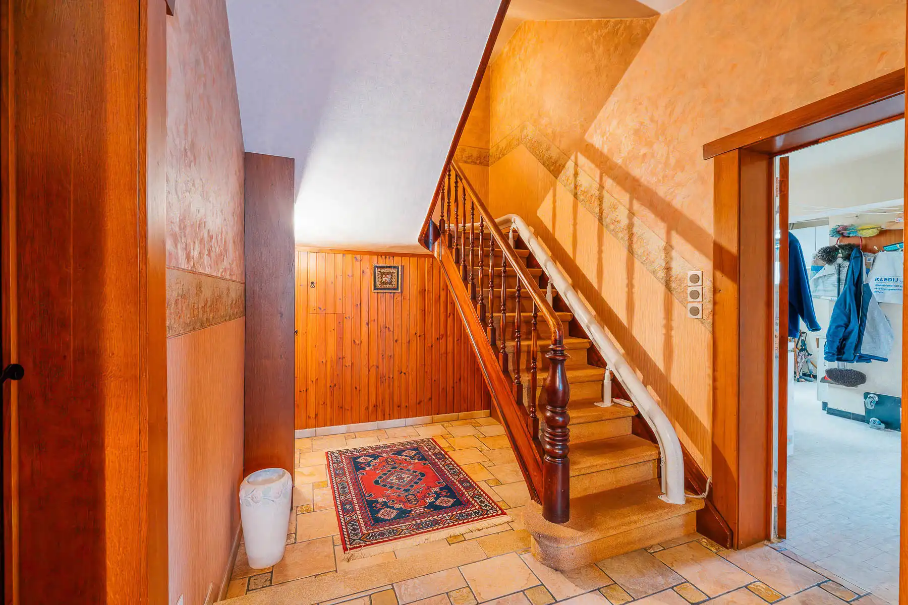 Prachtige authentieke en ruime villa met enorm potentieel foto 11