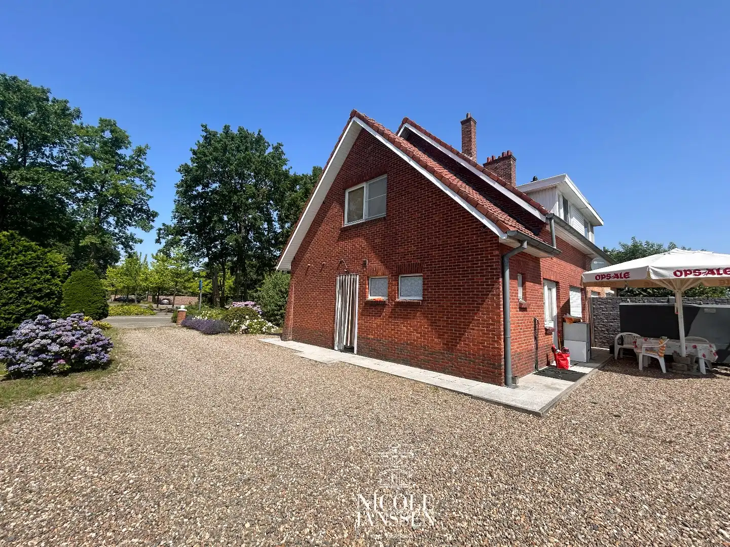 Te renoveren woning foto 7