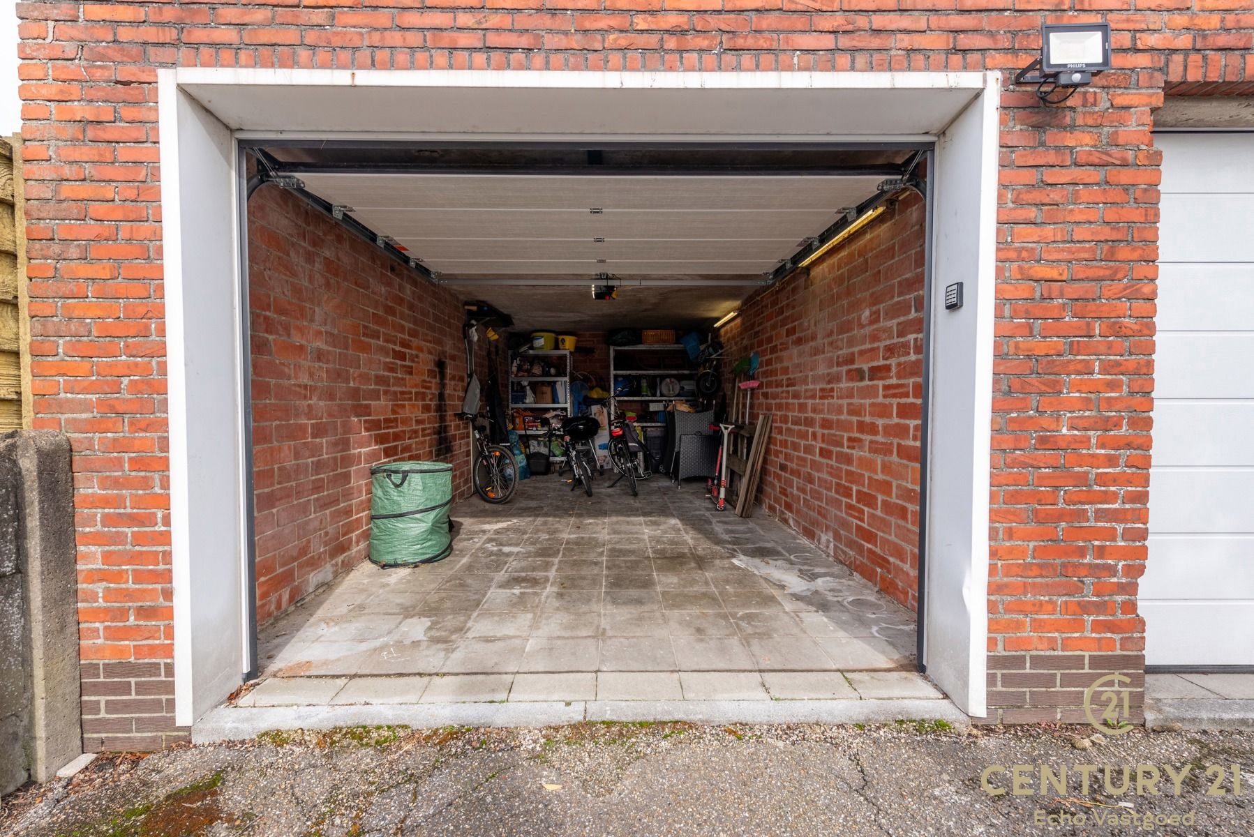 Ruime en Instapklare Hoekwoning met Tuin en Garage foto 28