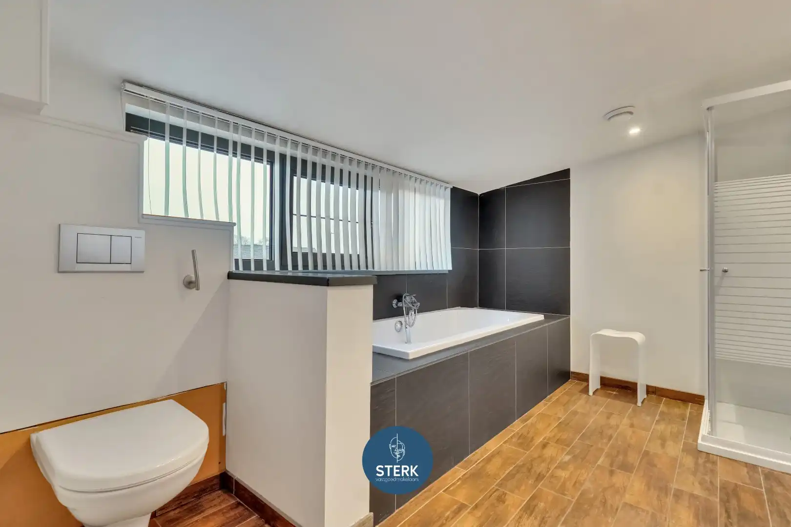 INSTAPKLARE GEZINSWONING MET EPC LABEL A TE LANAKEN !  foto 16