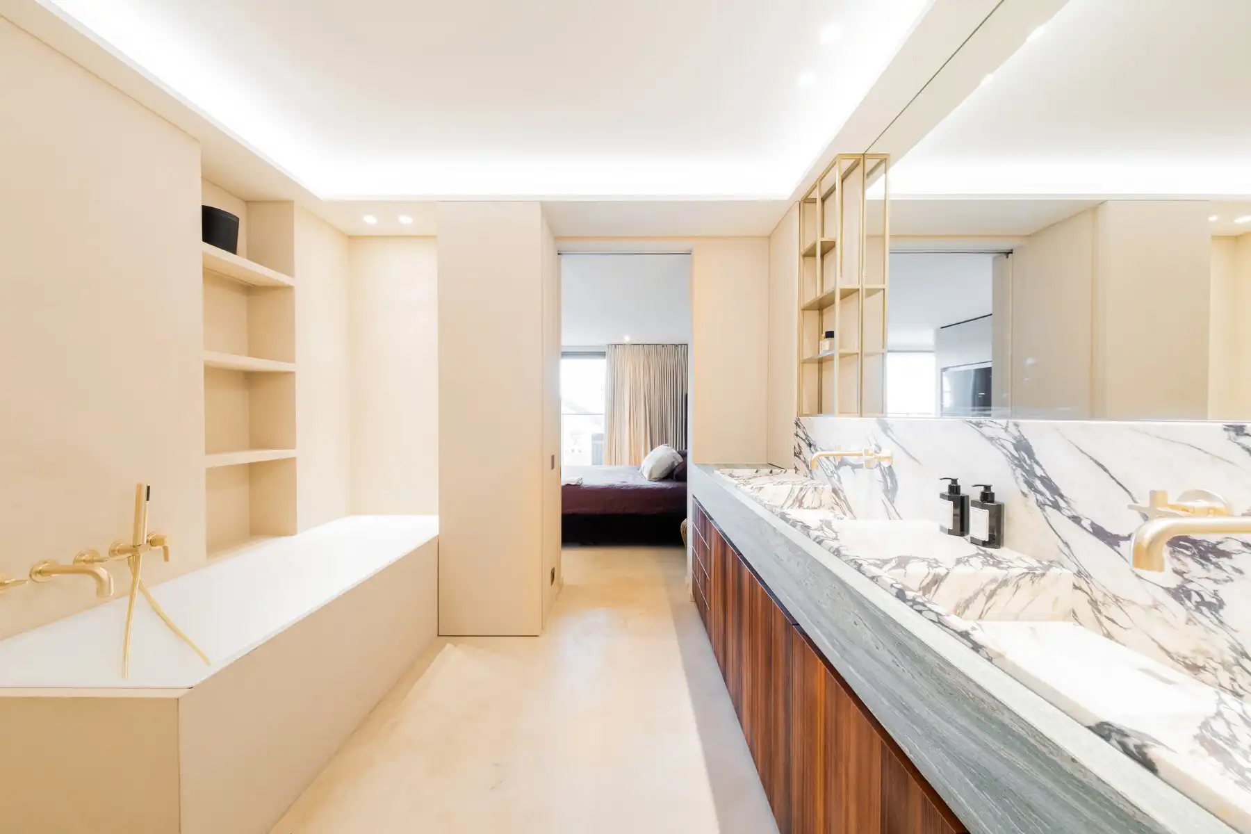 Luxe appartement met ruim terras en unieke zichten foto 11