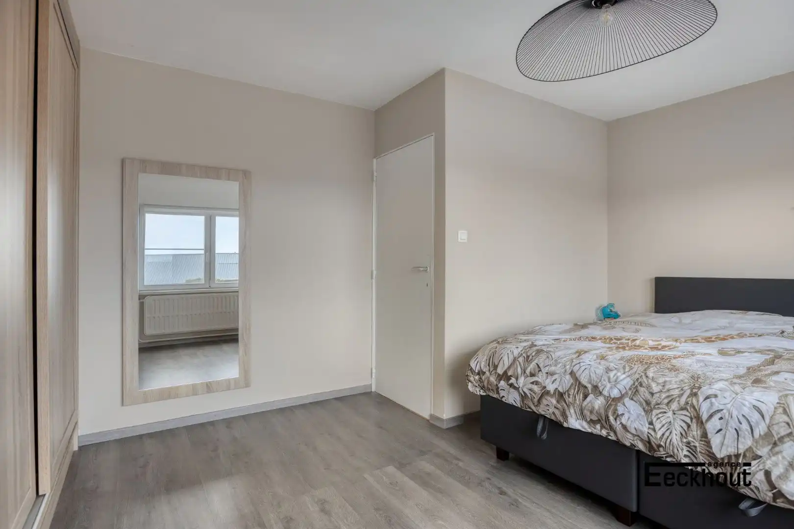 Recent gerenoveerde woning met garage en grote tuin te Bredene! foto 19