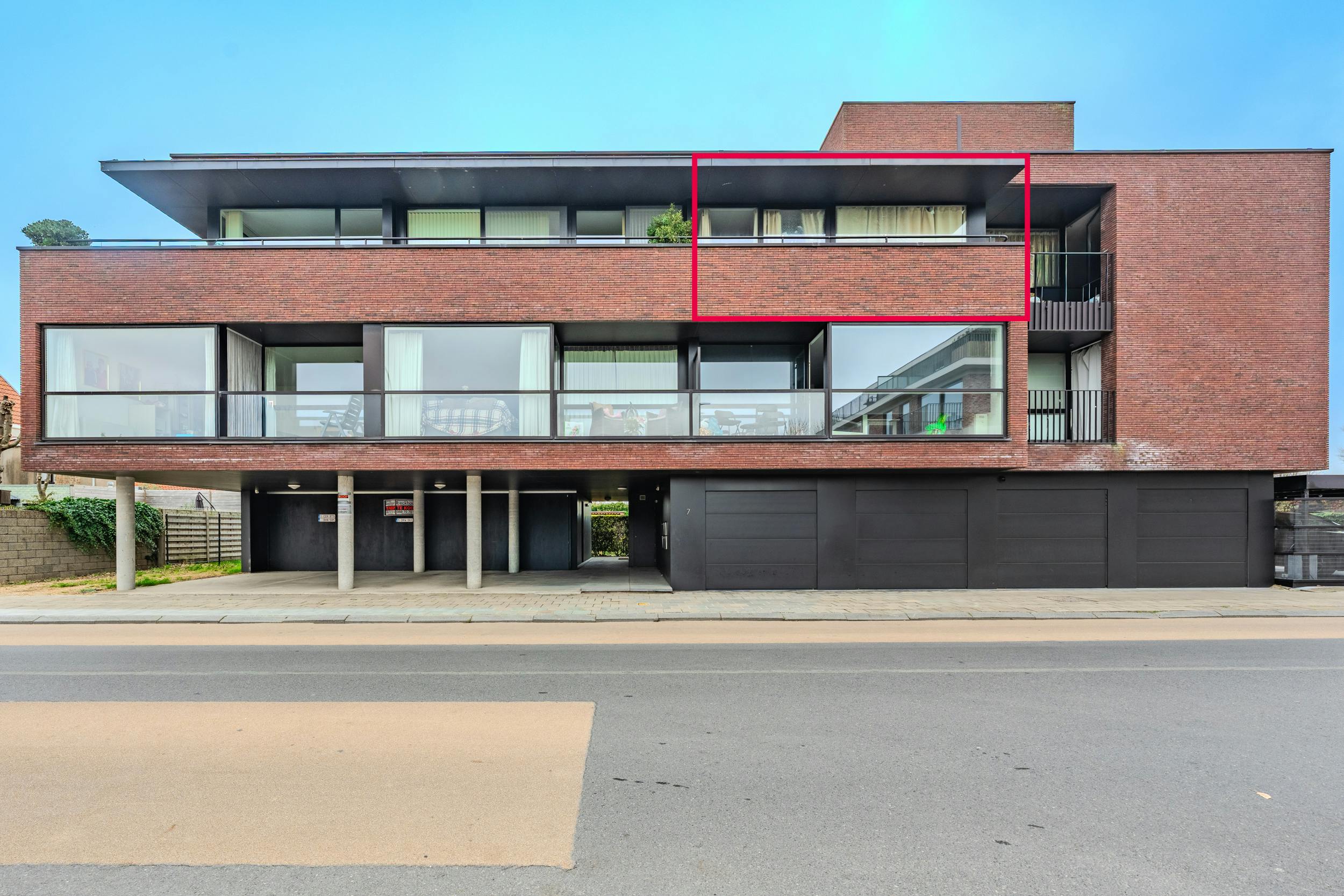 Lichtrijk 1-slaapkamerappartement te Bredene foto {{pictureIndex}}