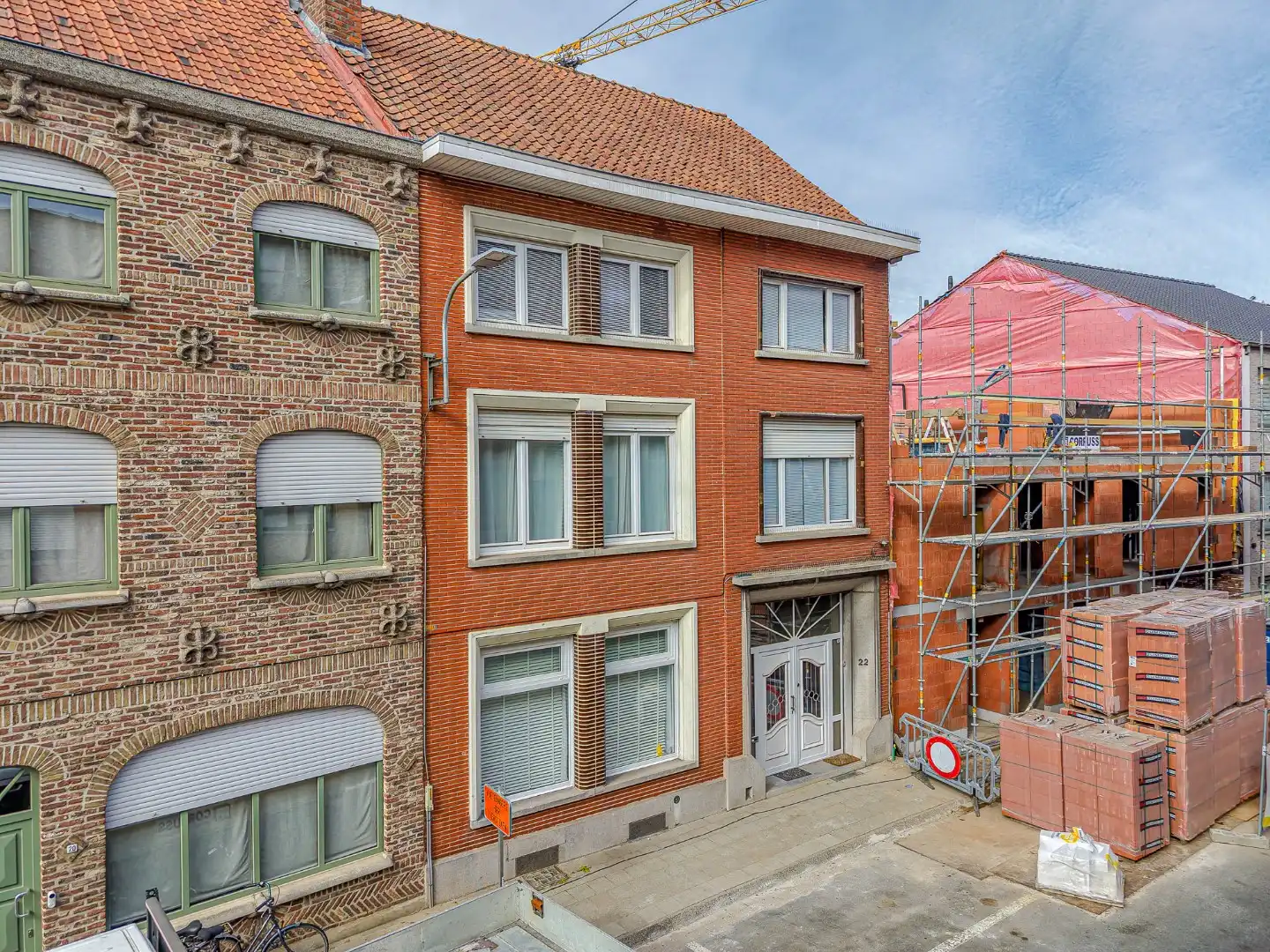 Ruime, instapklare woning met 3 slaapkamers en grote tuin in Menen foto 19