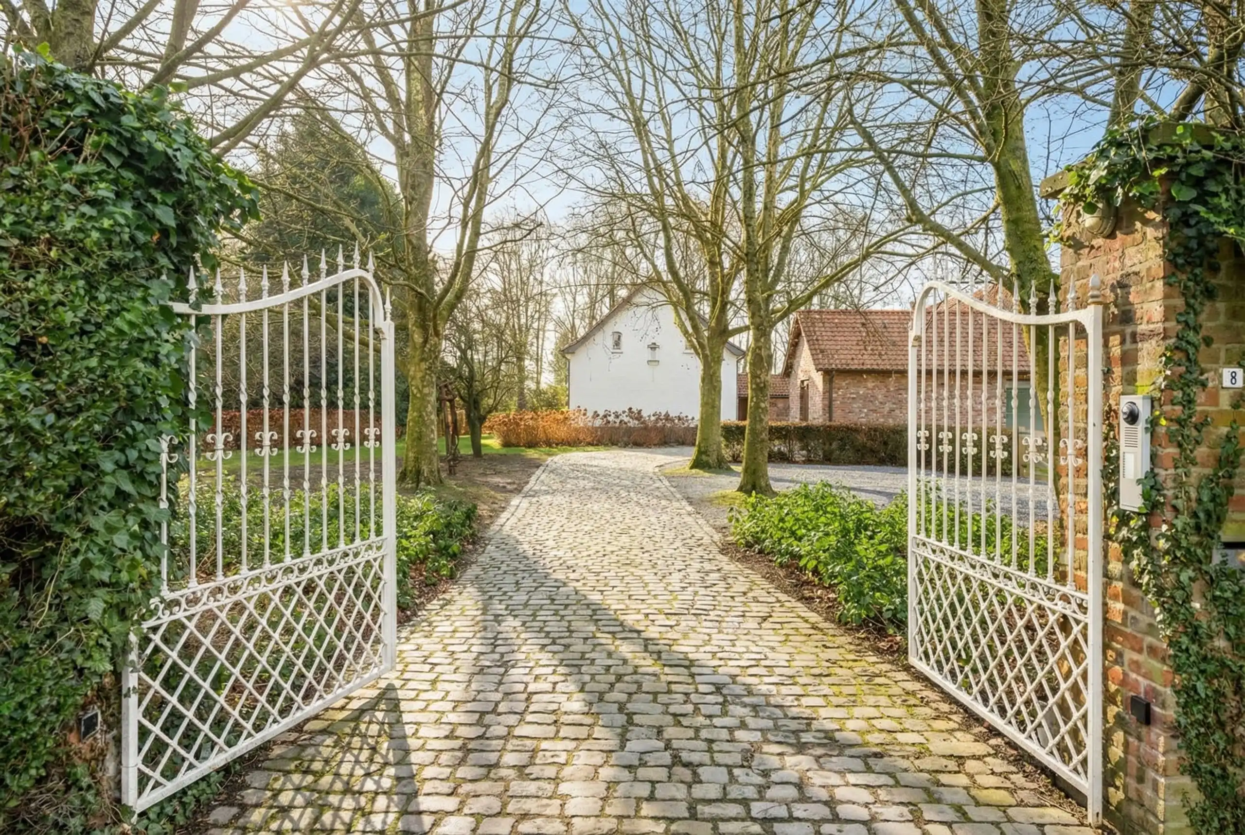 First Sale: vr 27/2 (16.00-20.00) & za 28/2 (9.00 - 17.00) foto 3