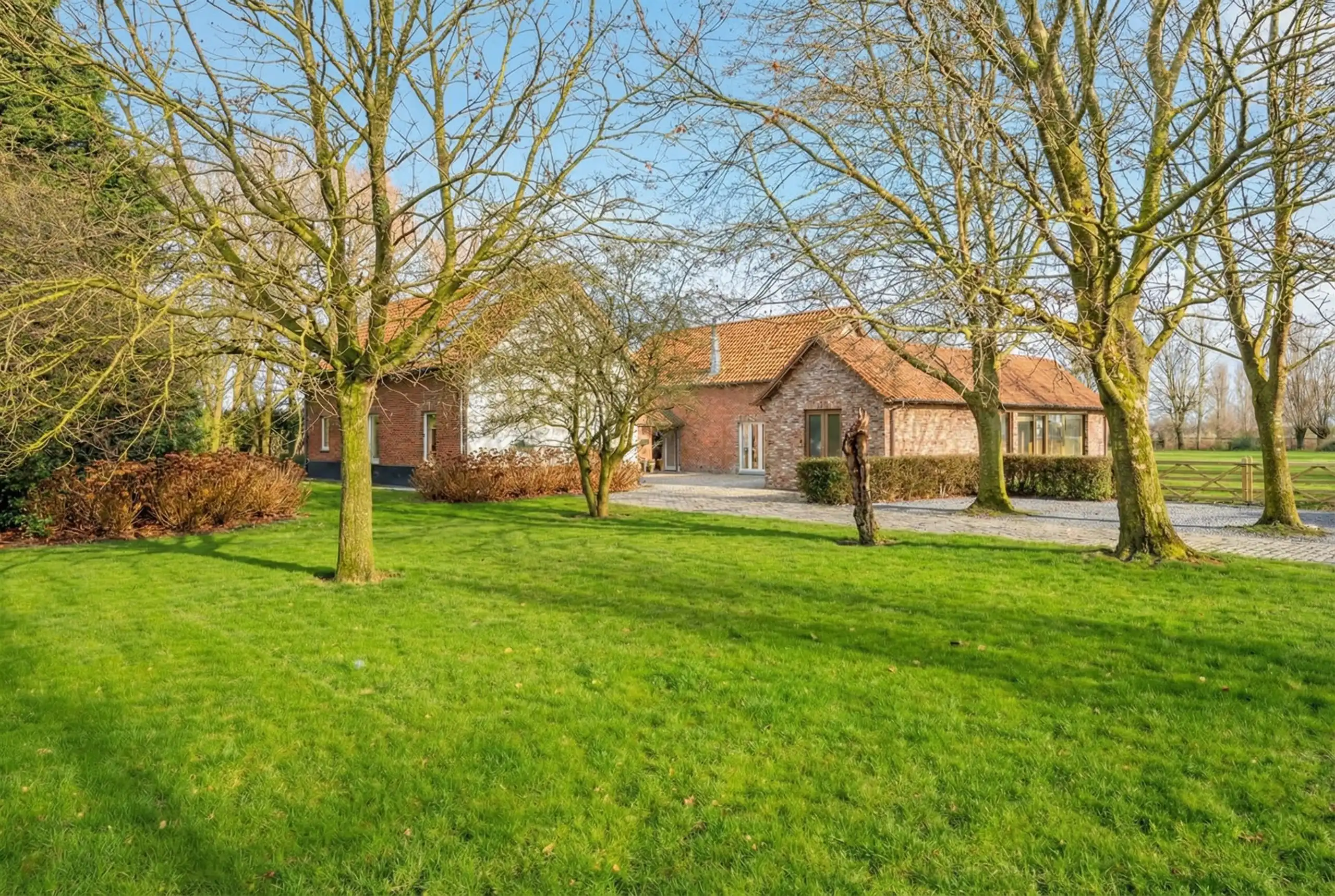 First Sale: vr 27/2 (16.00-20.00) & za 28/2 (9.00 - 17.00) foto 3